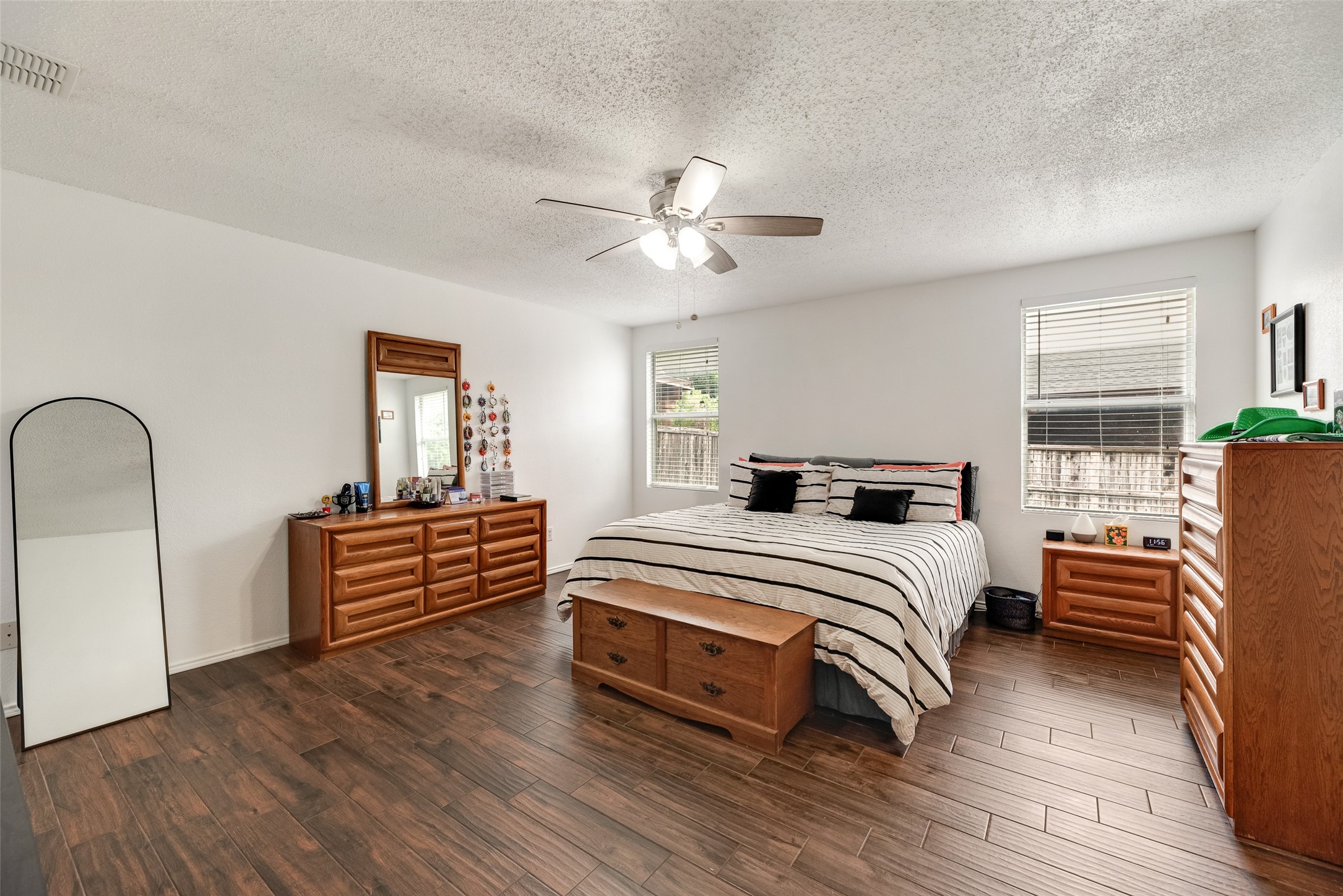 5600 Camarillo Drive