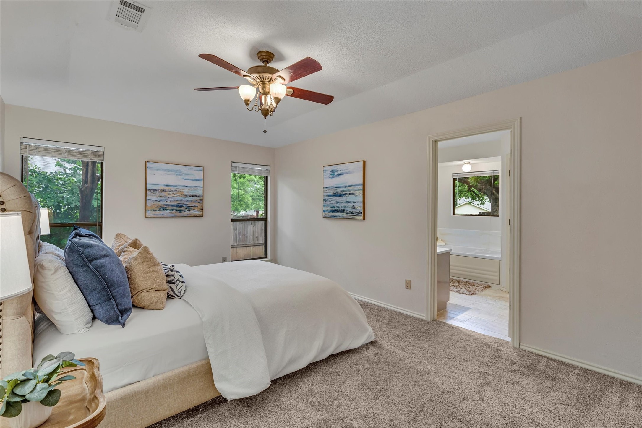 6824 Greenacres Drive