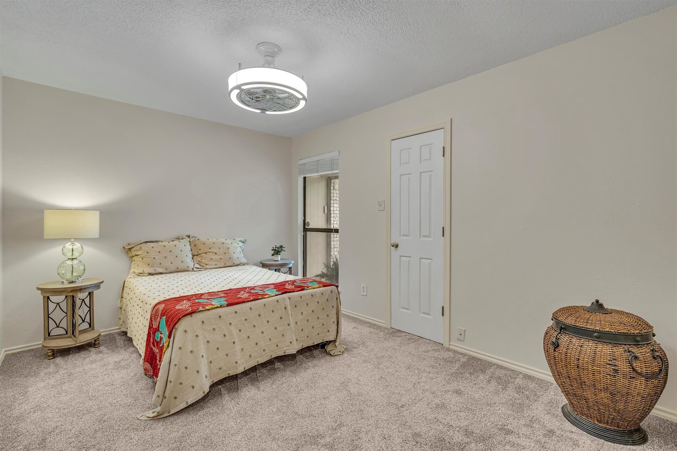 6824 Greenacres Drive