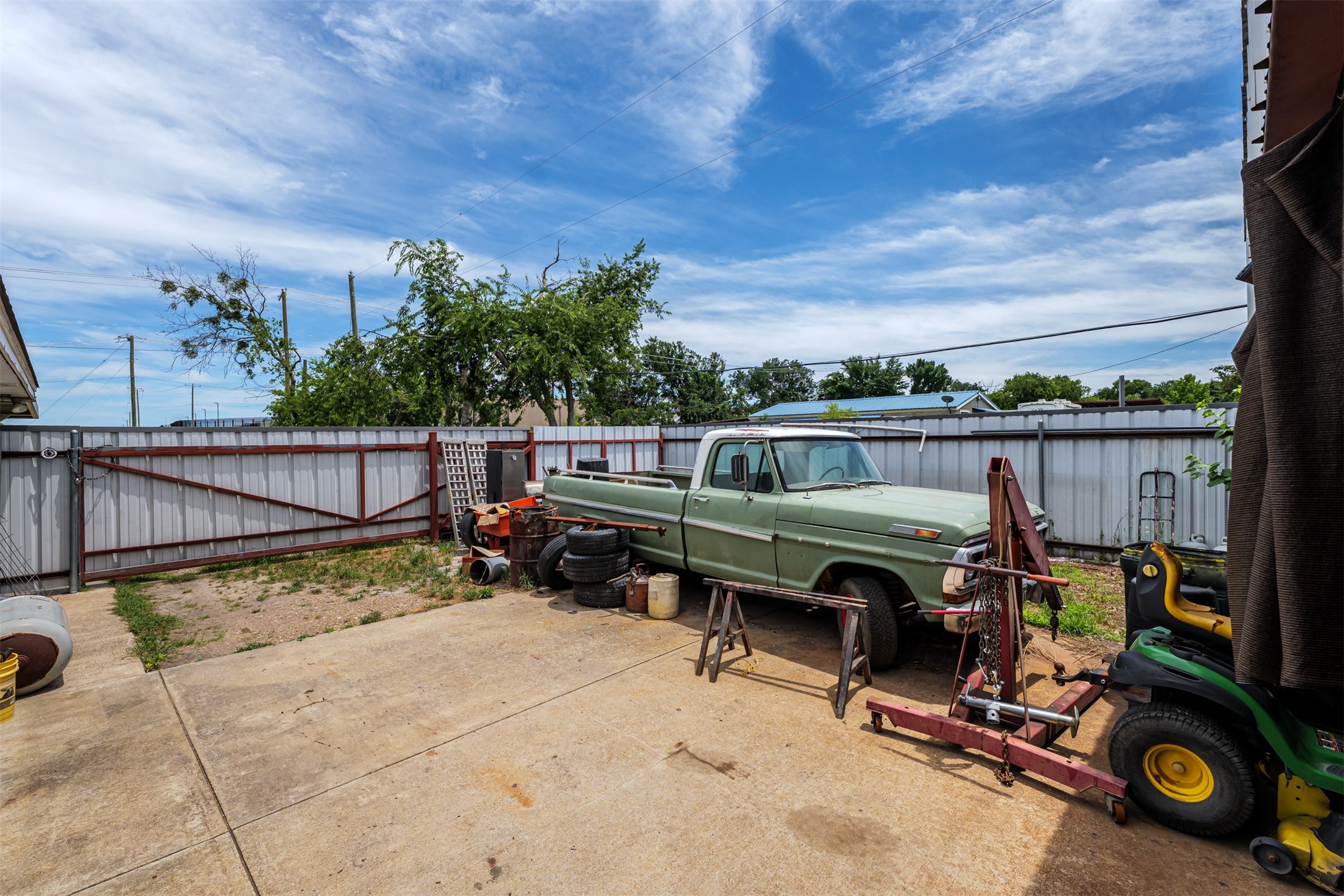 601 Houston School Road