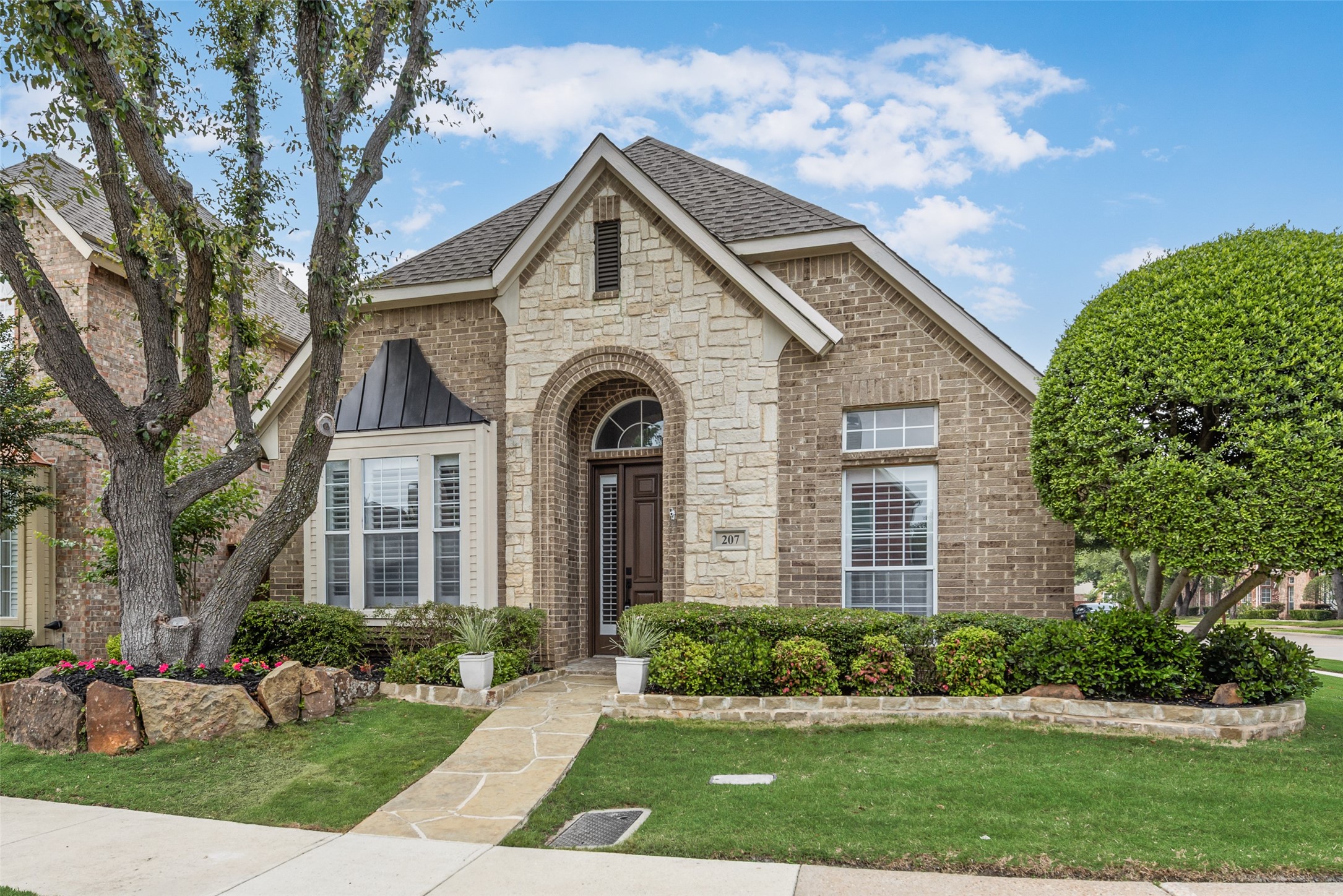 207 Heatherwood Drive