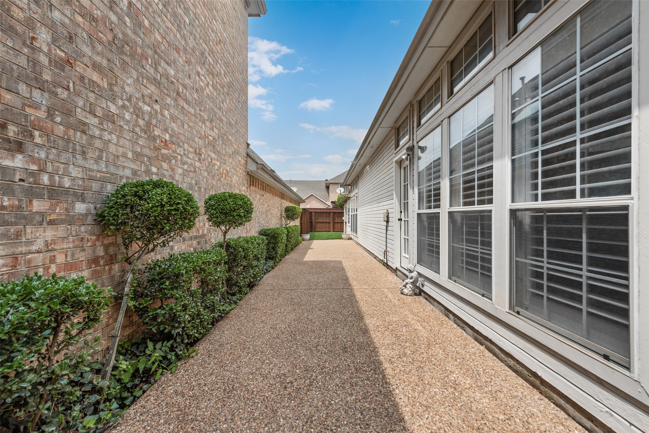 207 Heatherwood Drive