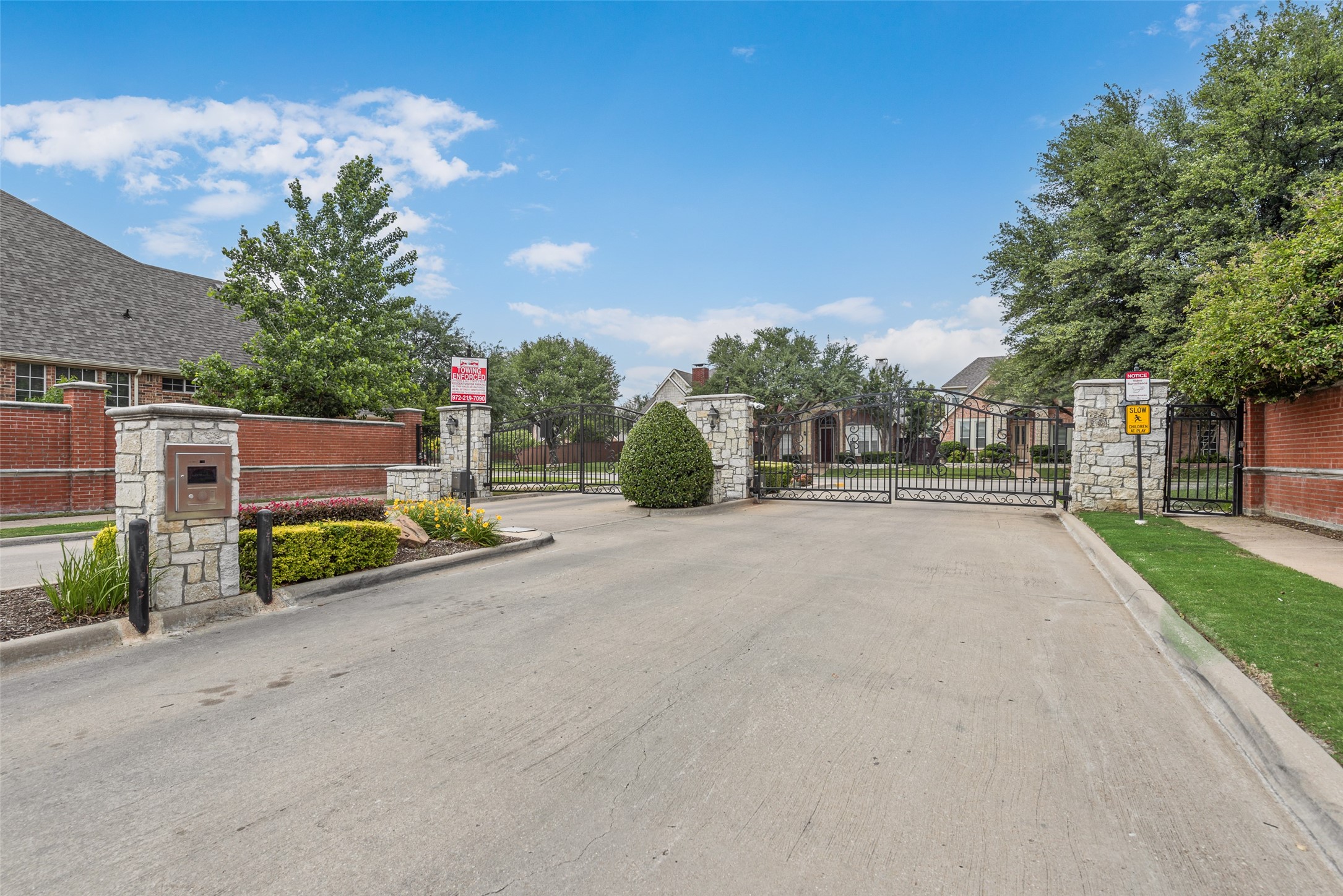 207 Heatherwood Drive