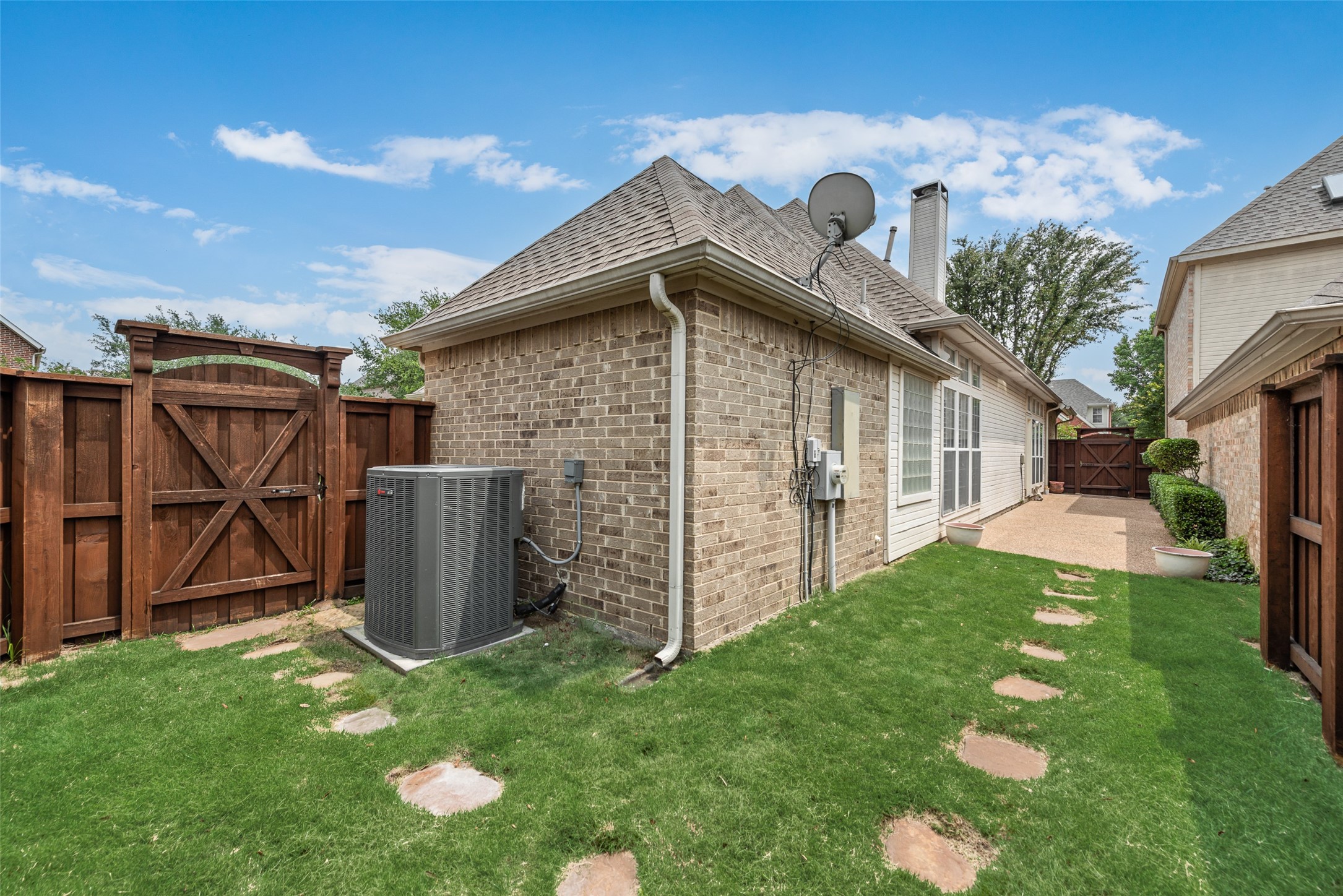 207 Heatherwood Drive