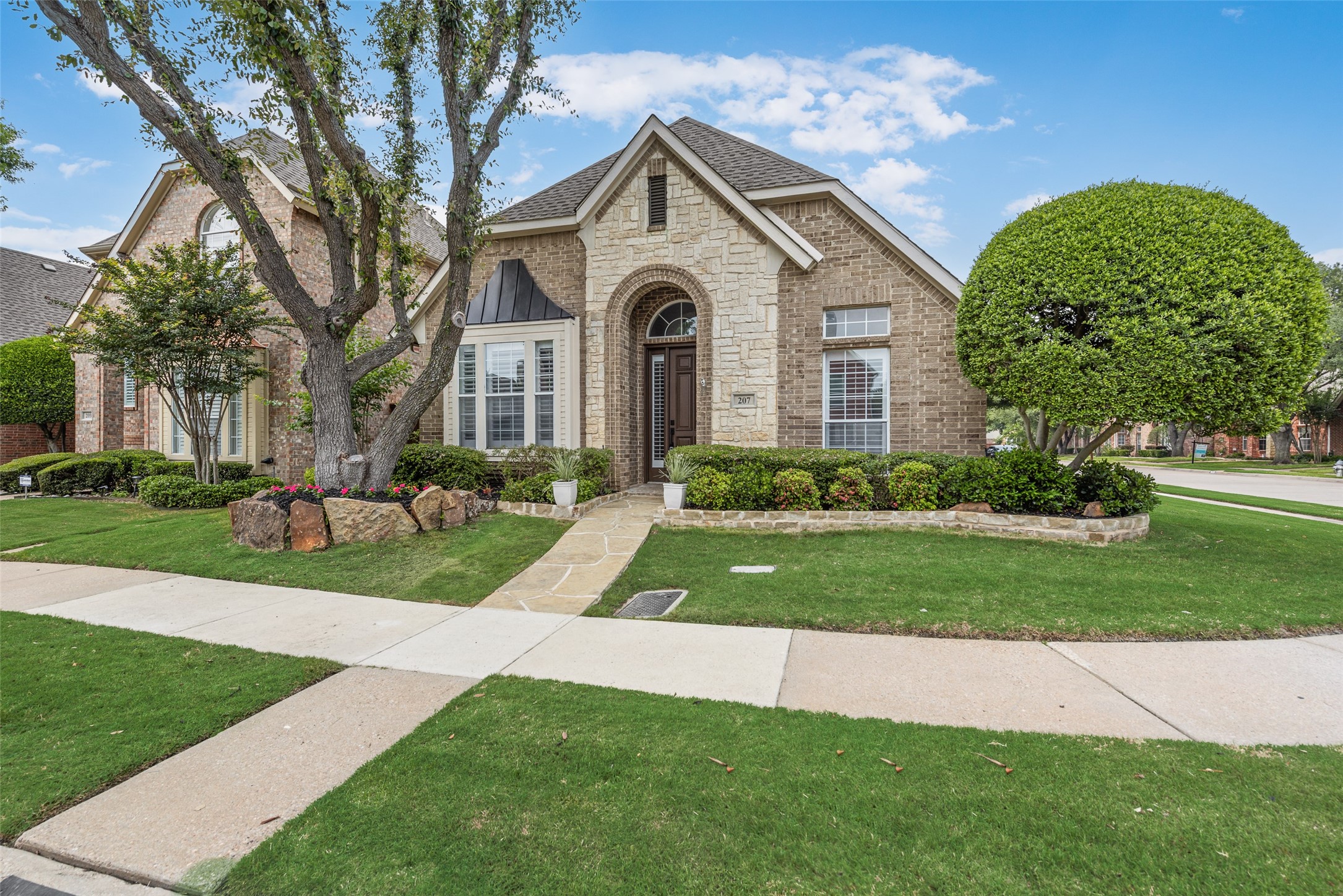 207 Heatherwood Drive