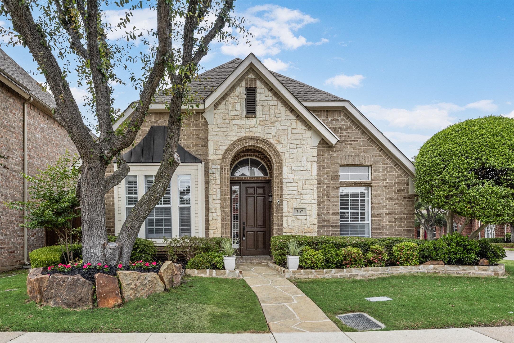 207 Heatherwood Drive