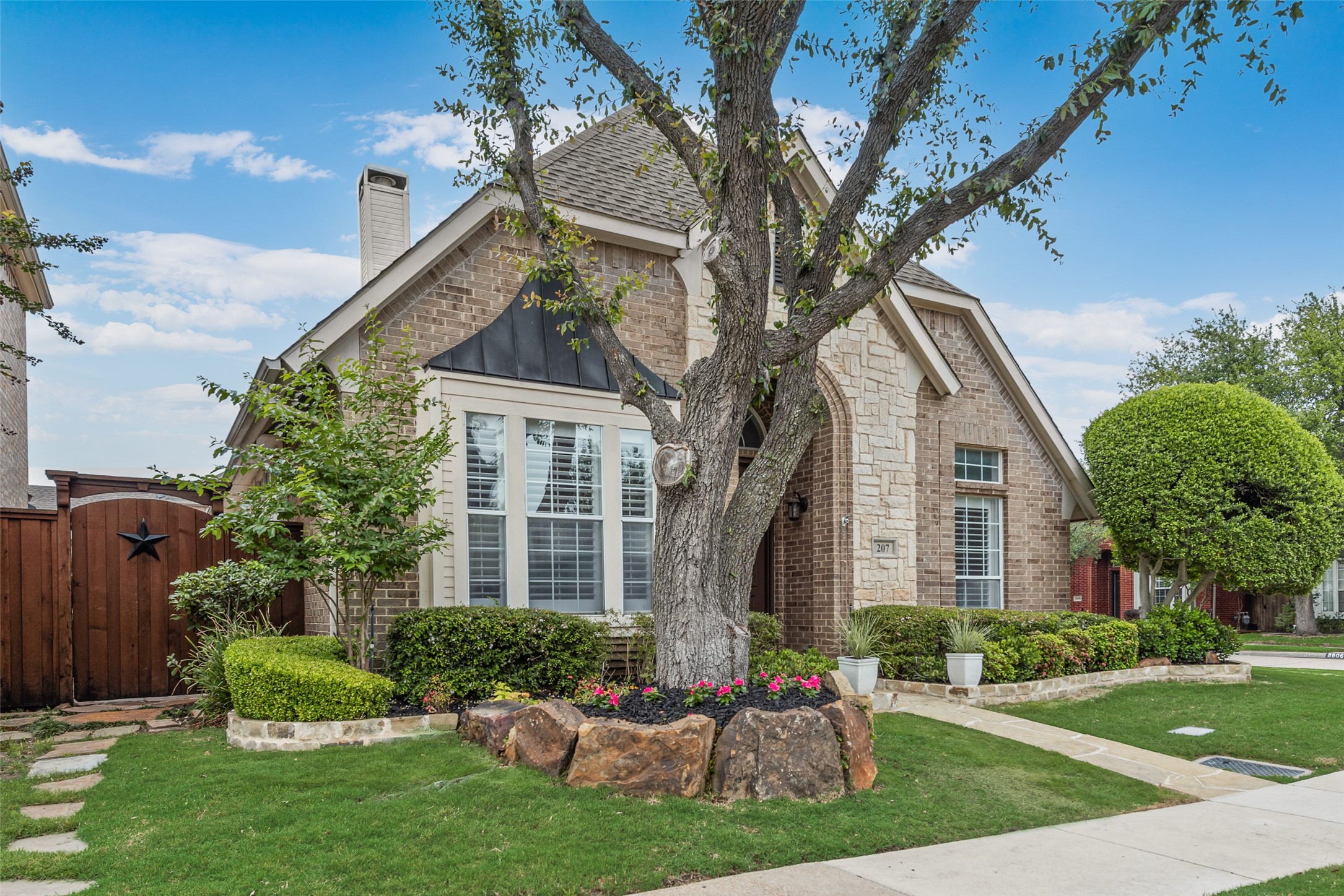 207 Heatherwood Drive