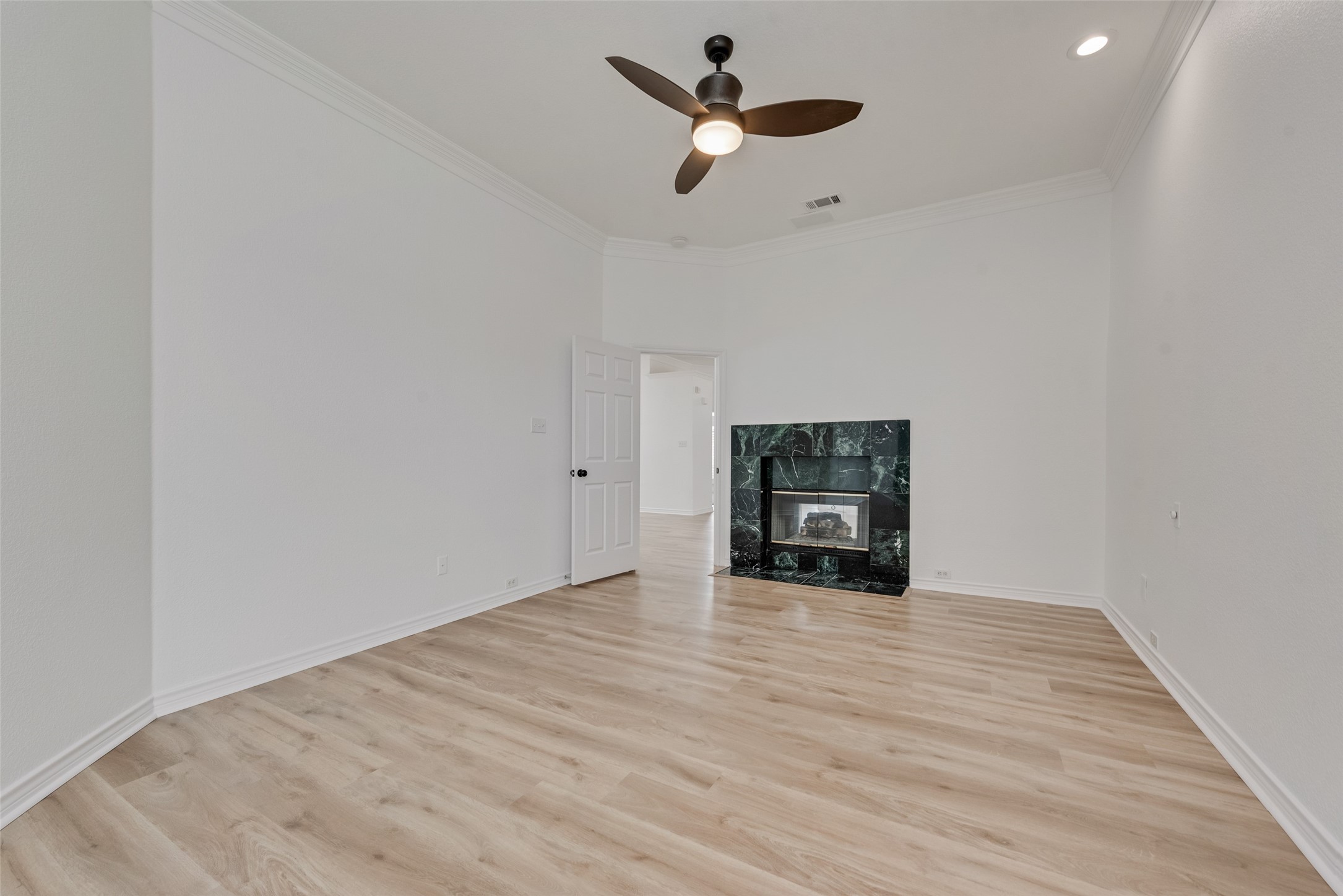 207 Heatherwood Drive