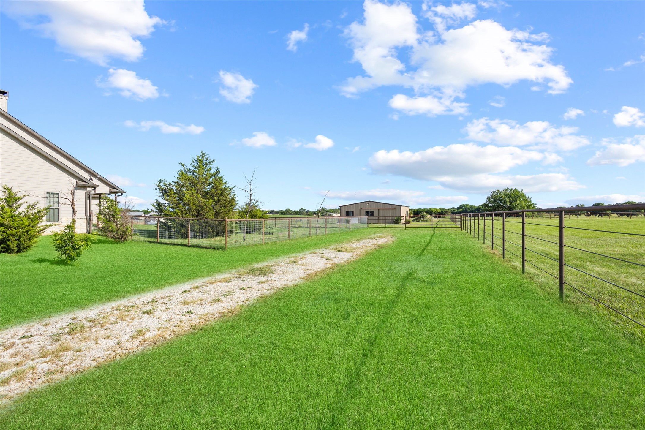 10040 Horseshoe Nail Road