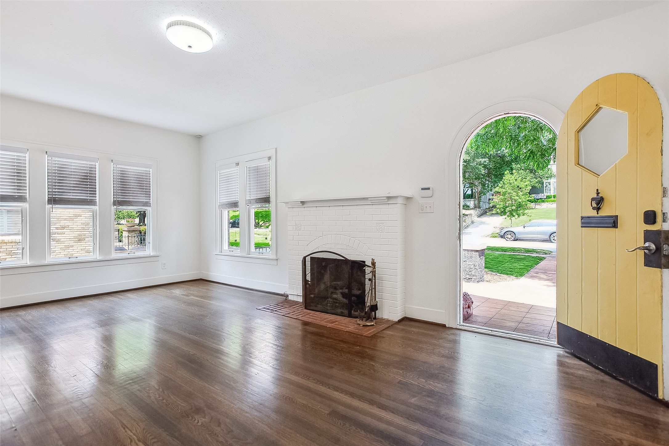 2528 Cockrell Avenue