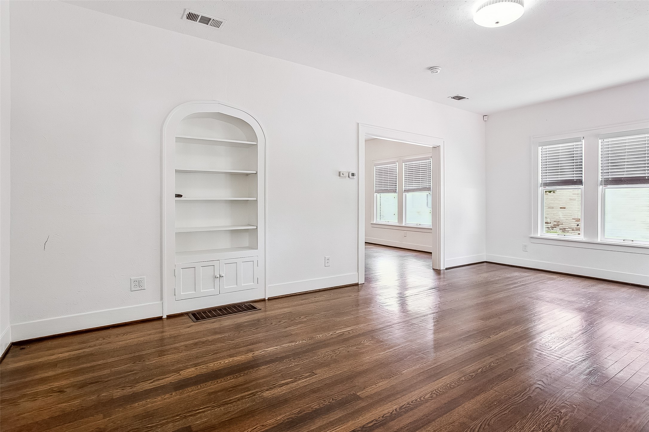 2528 Cockrell Avenue