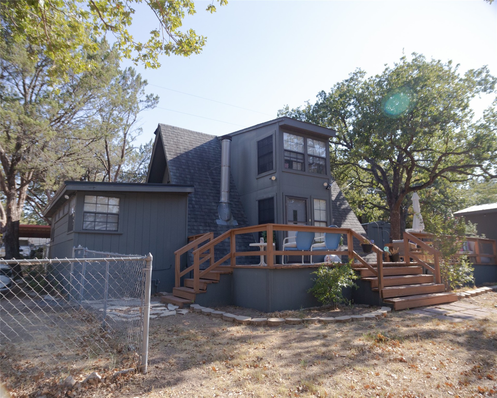 702 Western Hills Trail