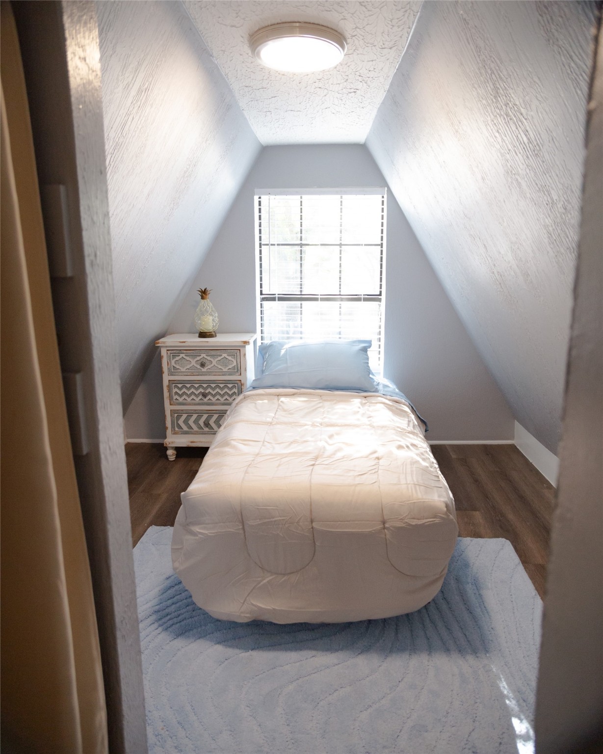 702 Western Hills Trail