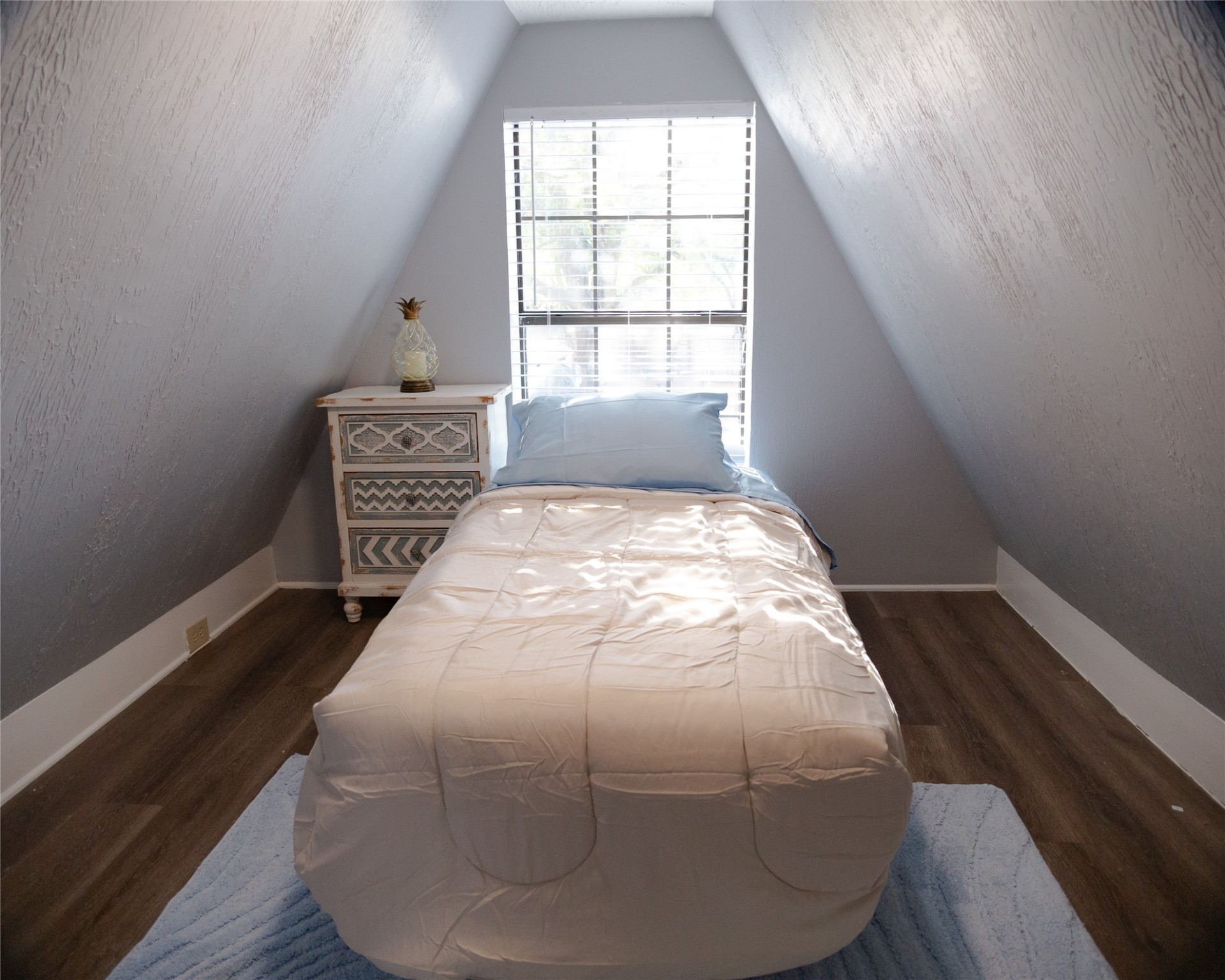 702 Western Hills Trail