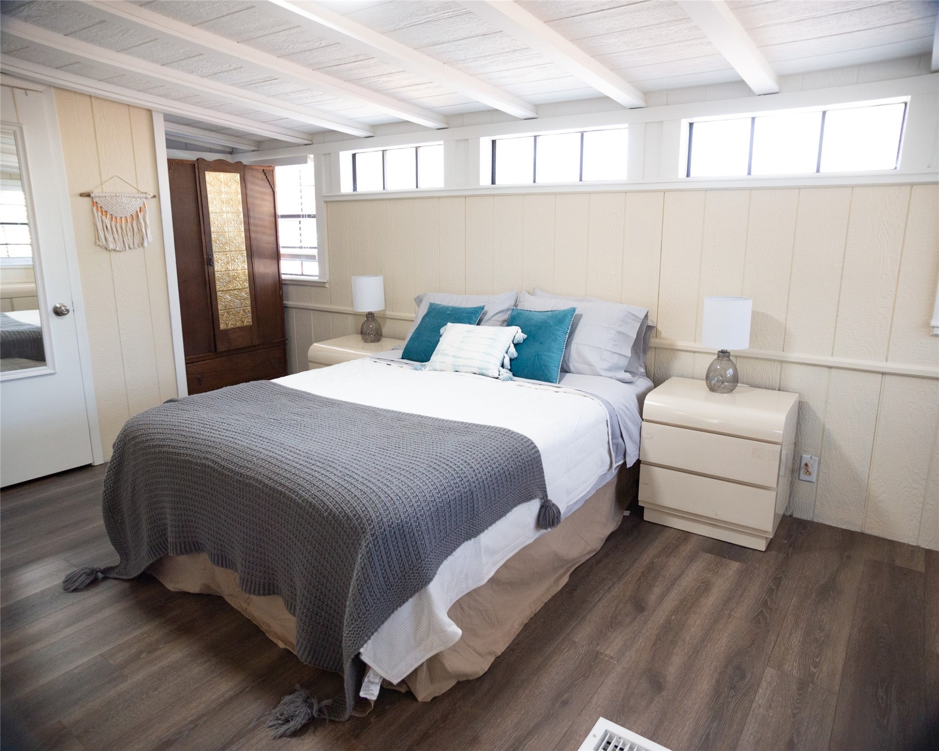 702 Western Hills Trail