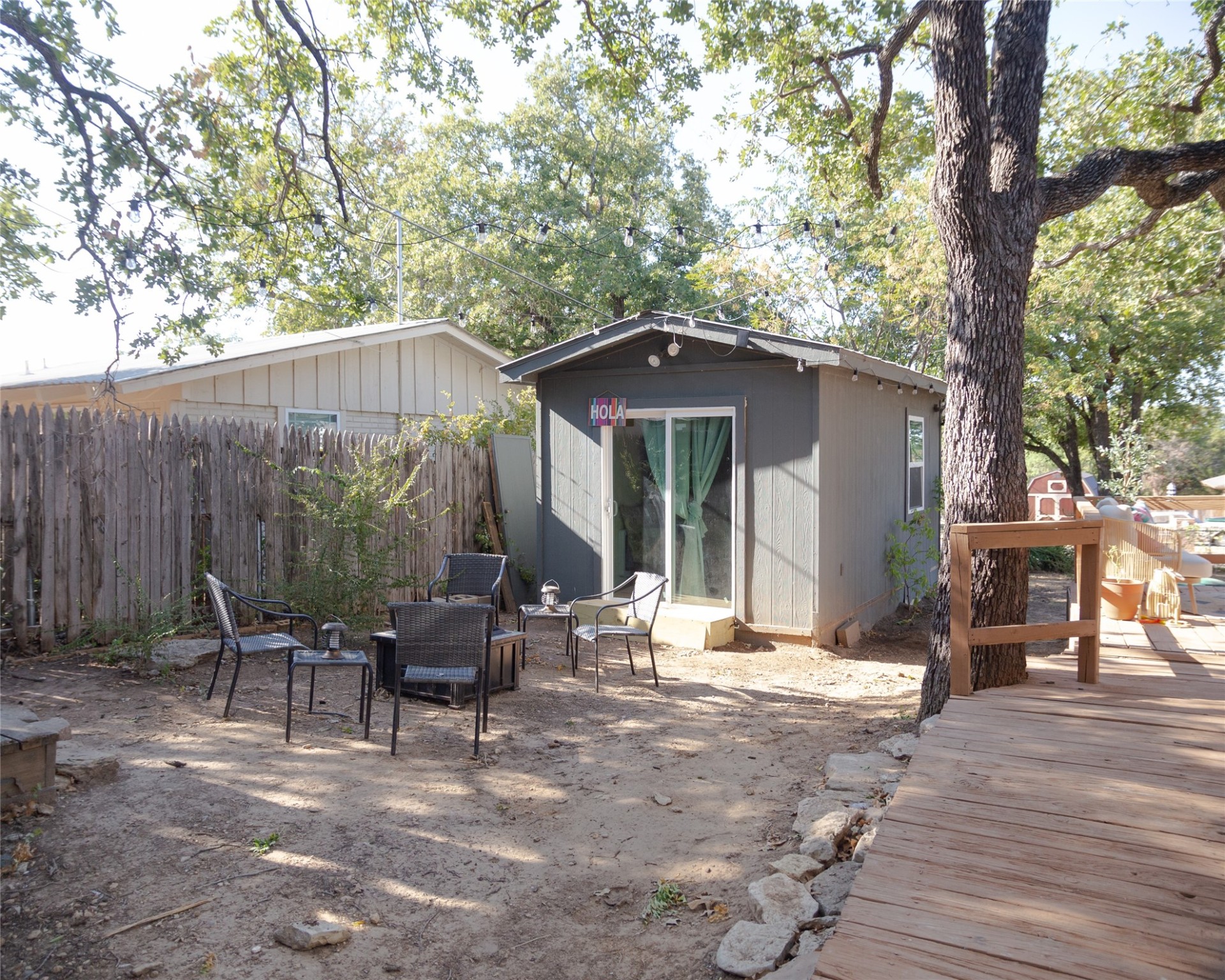 702 Western Hills Trail