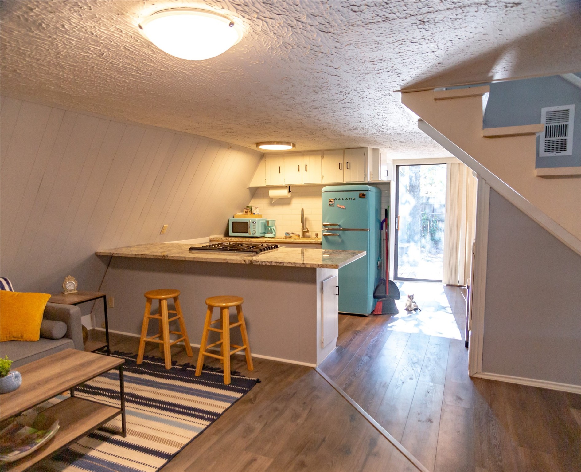 702 Western Hills Trail