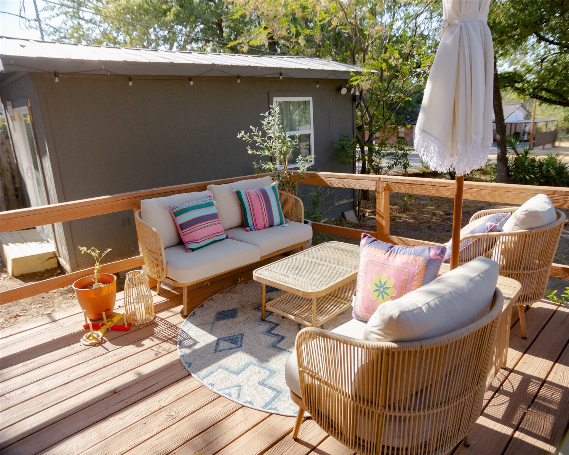 702 Western Hills Trail