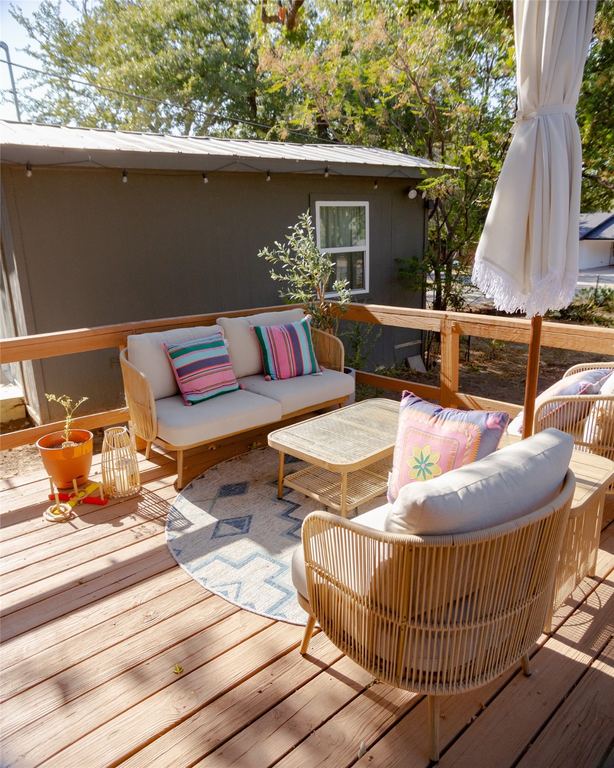 702 Western Hills Trail