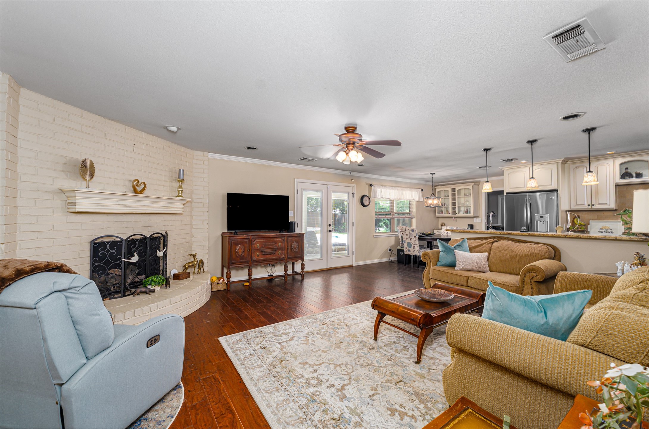 1822 Holm Oak Street