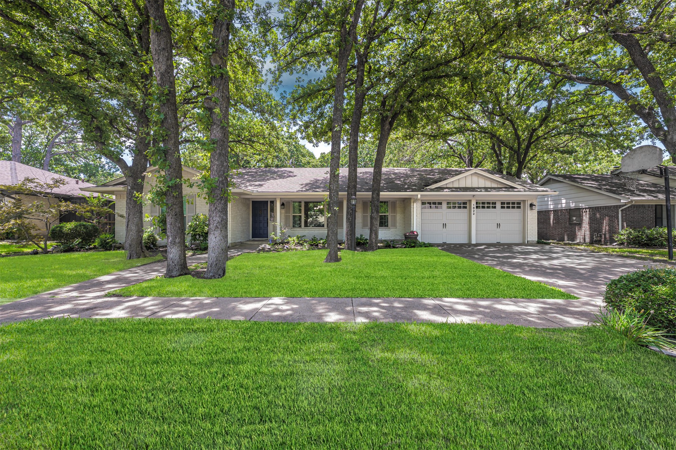 1822 Holm Oak Street