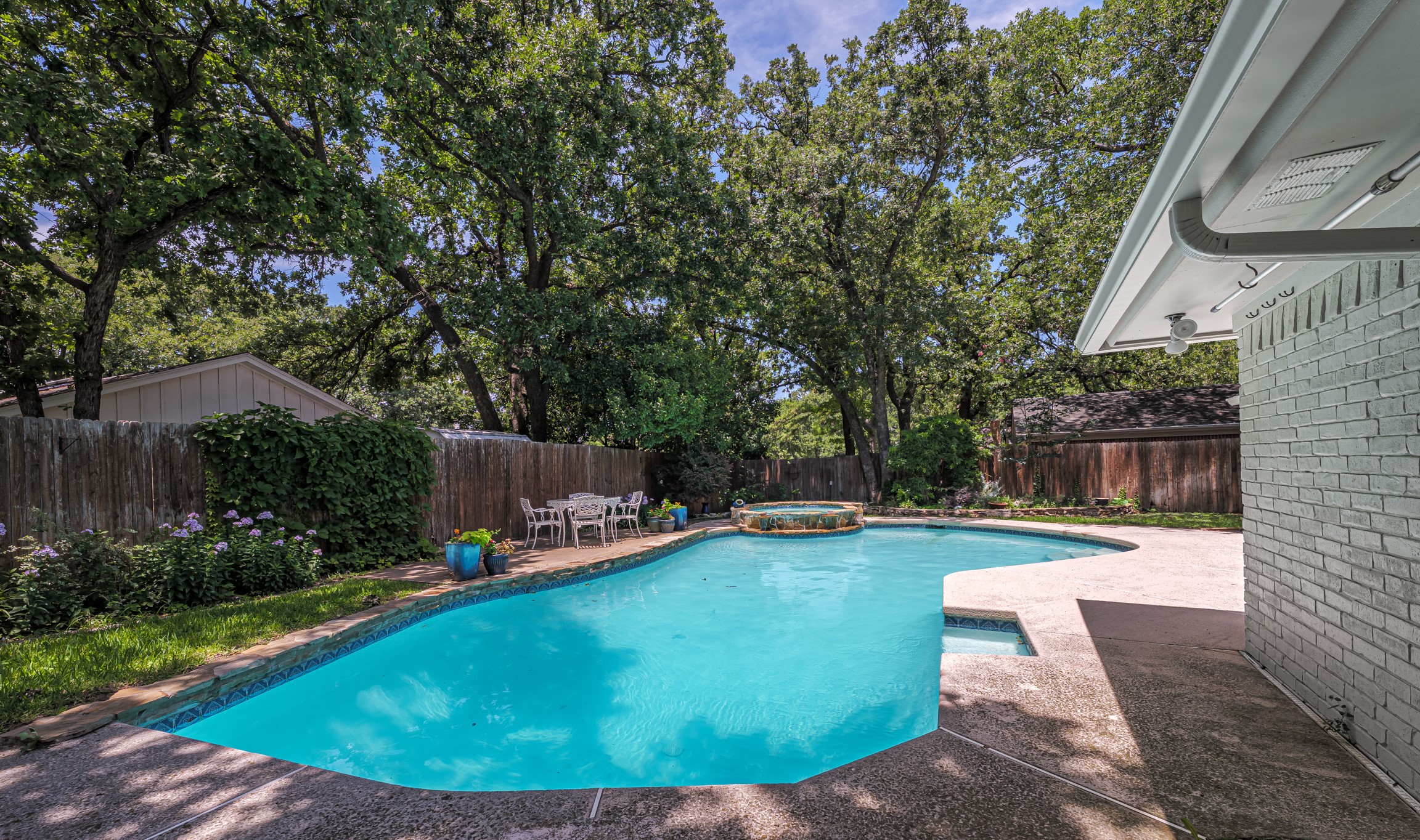 1822 Holm Oak Street