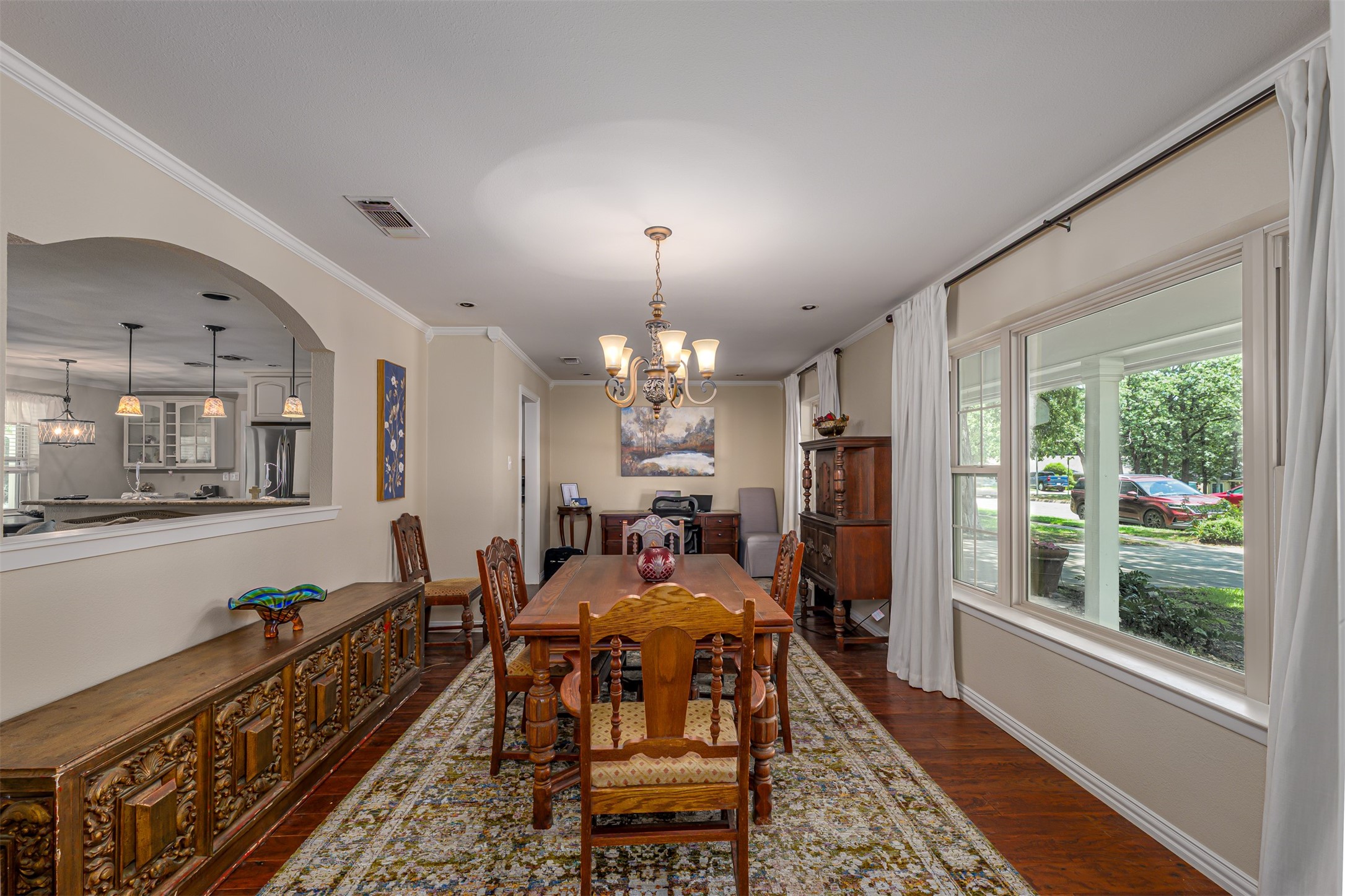 1822 Holm Oak Street