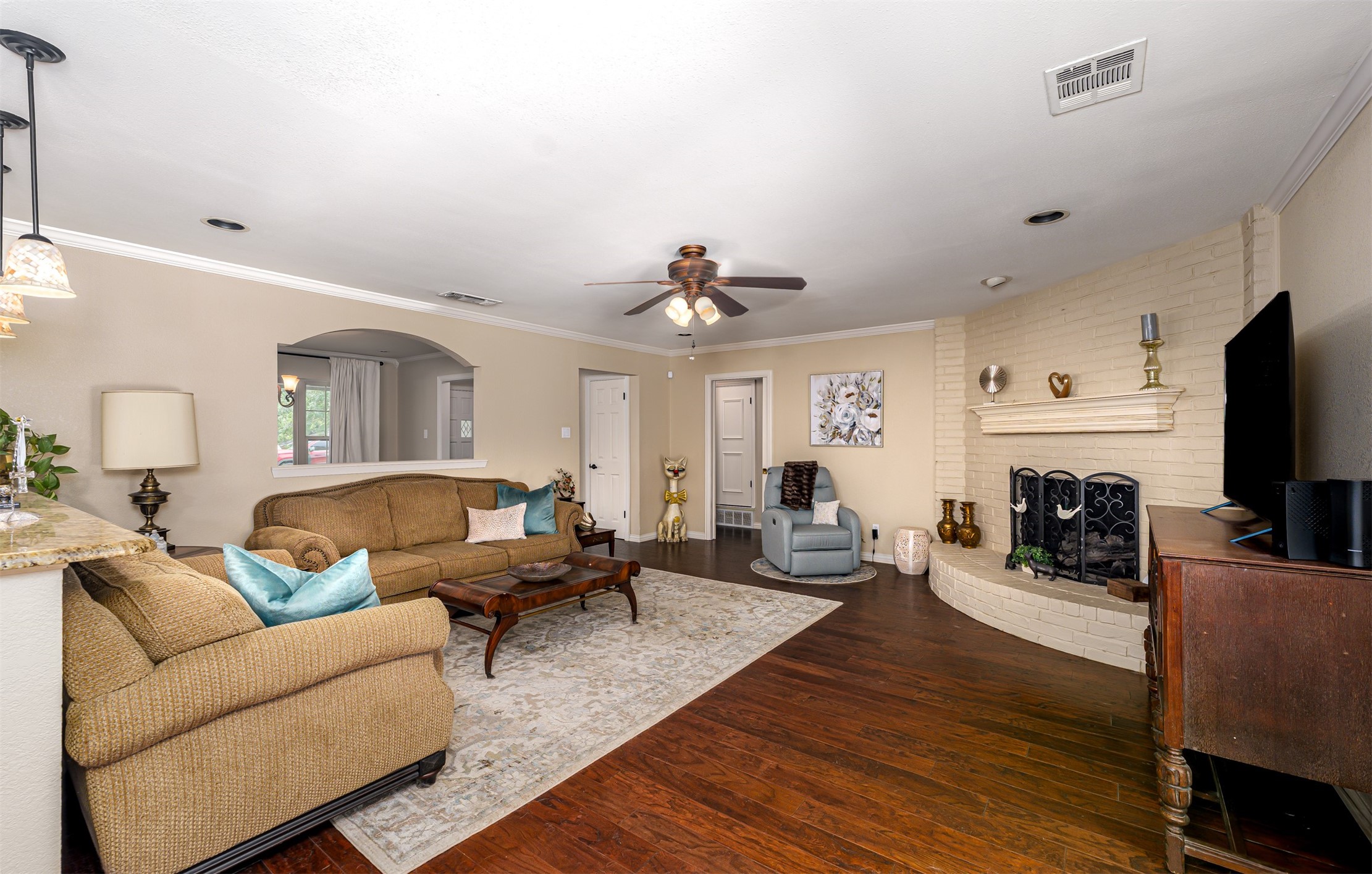 1822 Holm Oak Street