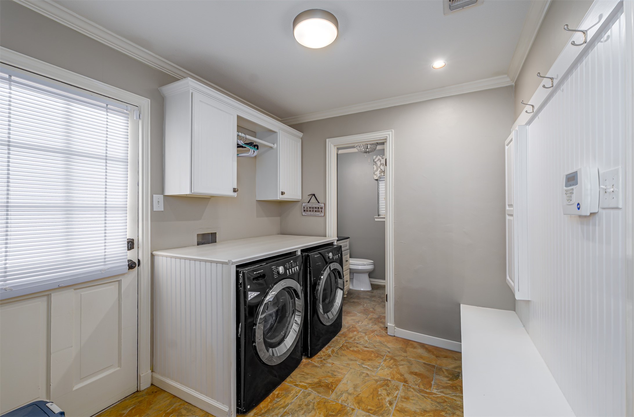 1822 Holm Oak Street