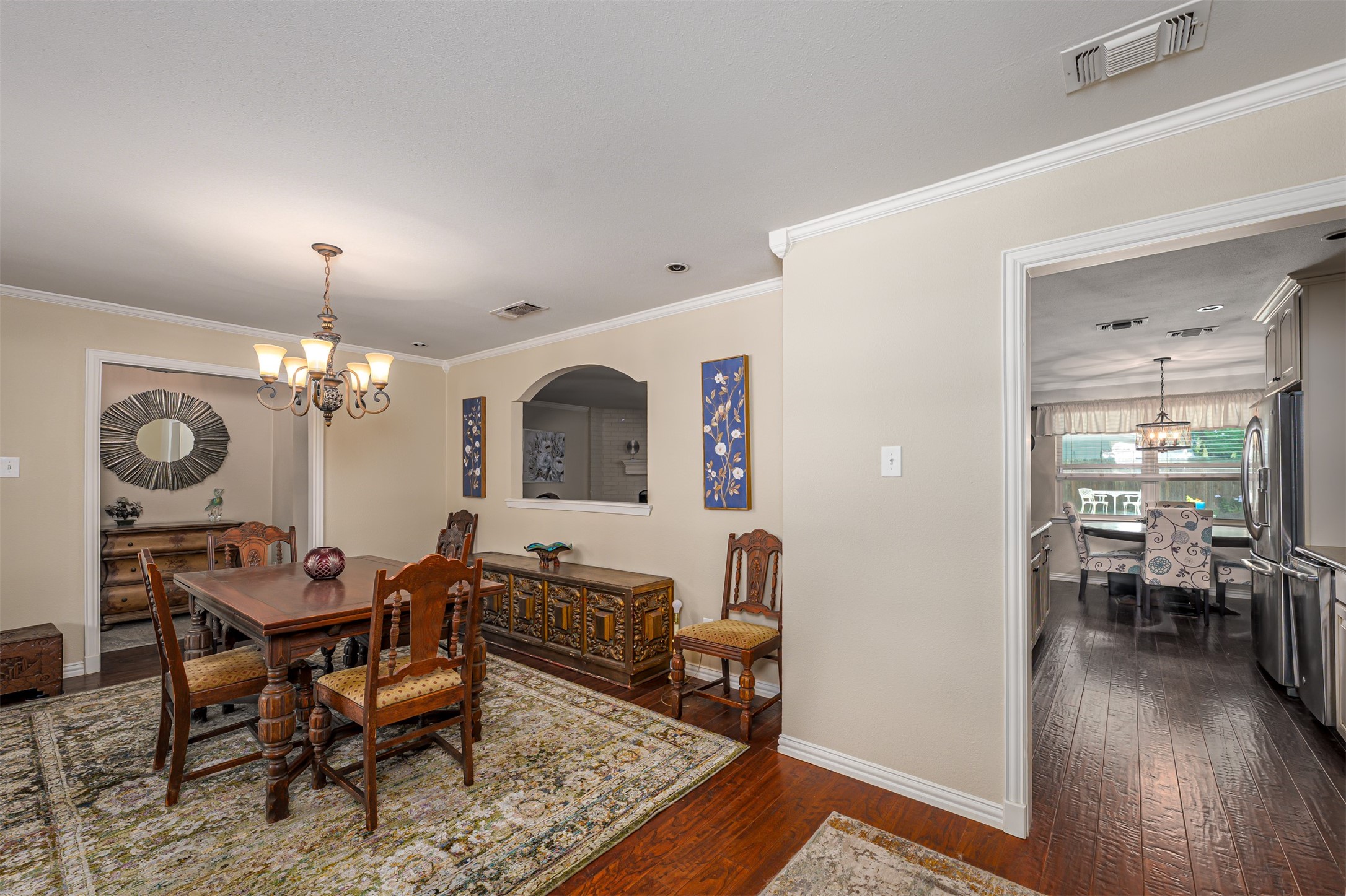 1822 Holm Oak Street