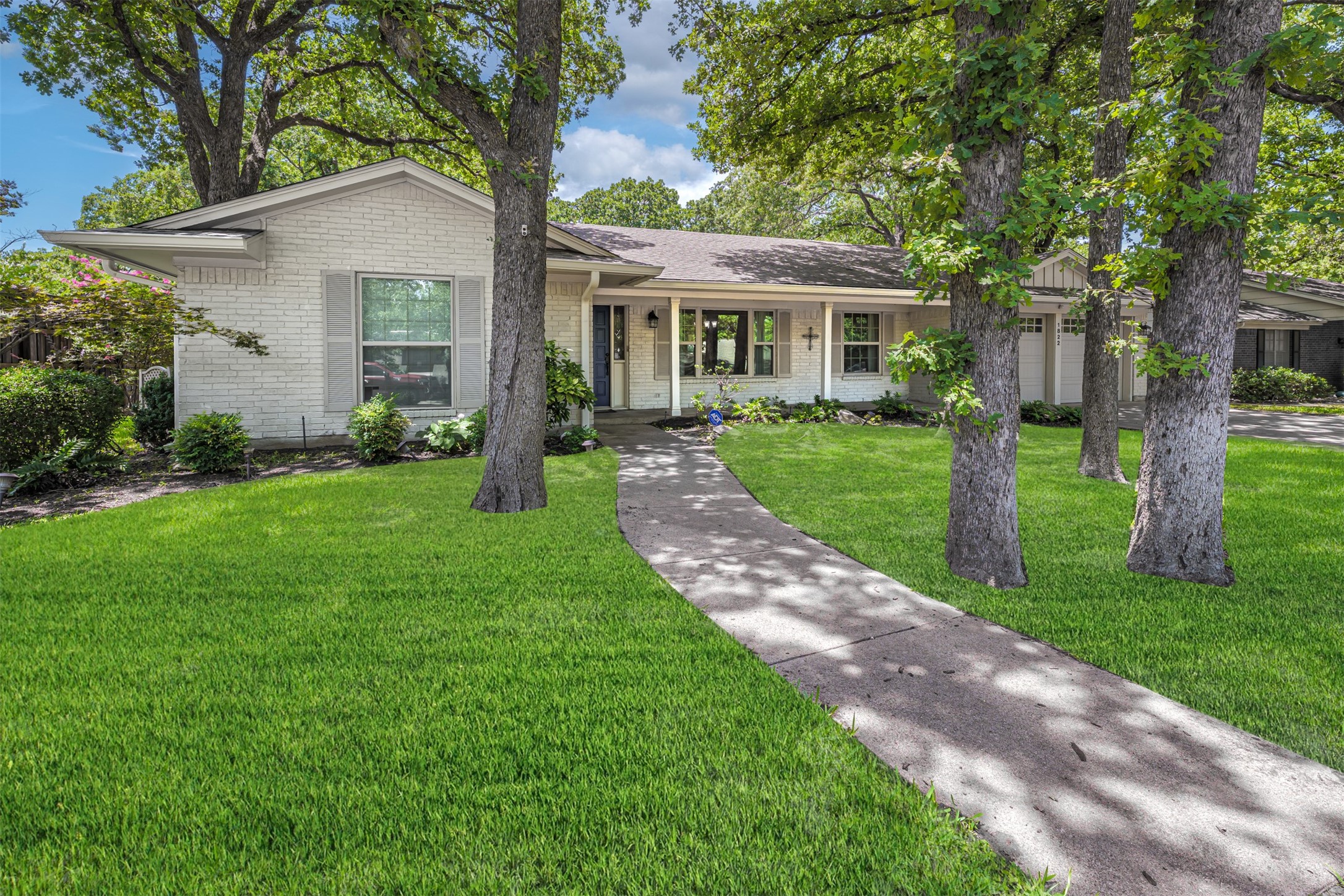 1822 Holm Oak Street