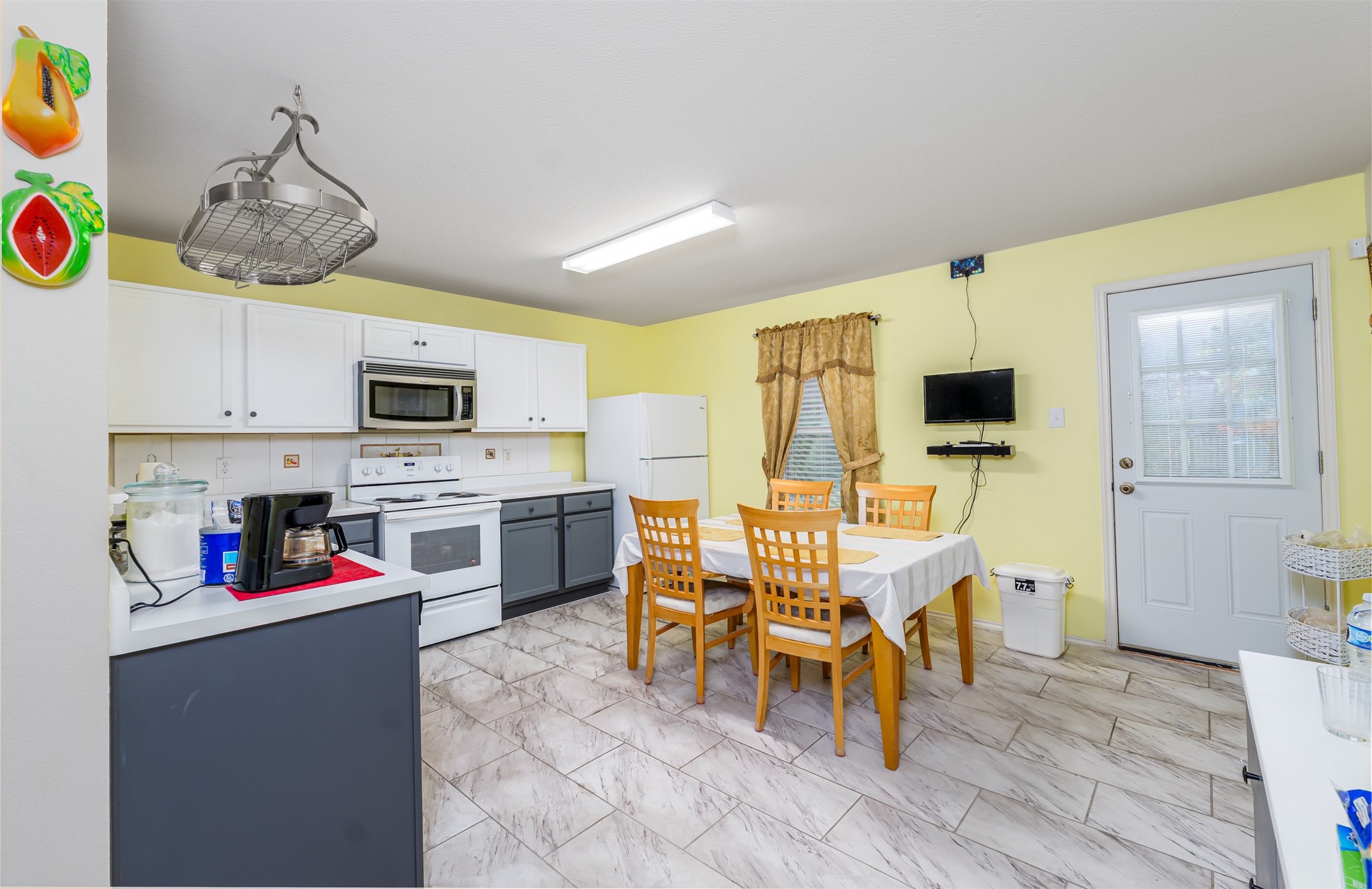 807 Wild Prairie Drive