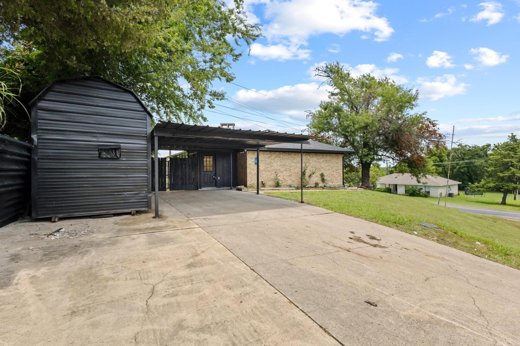 185 Lakeview Drive