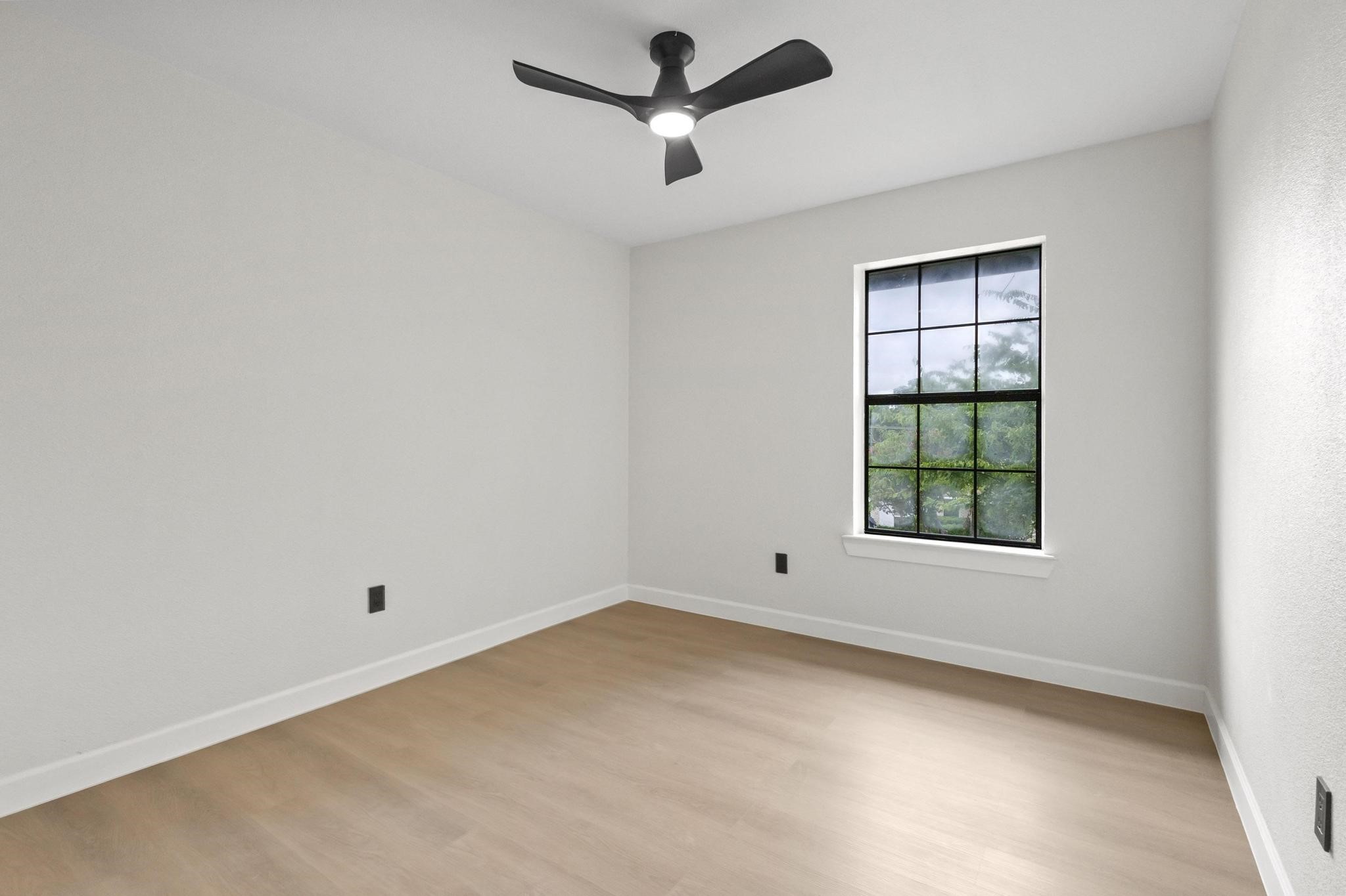 185 Lakeview Drive