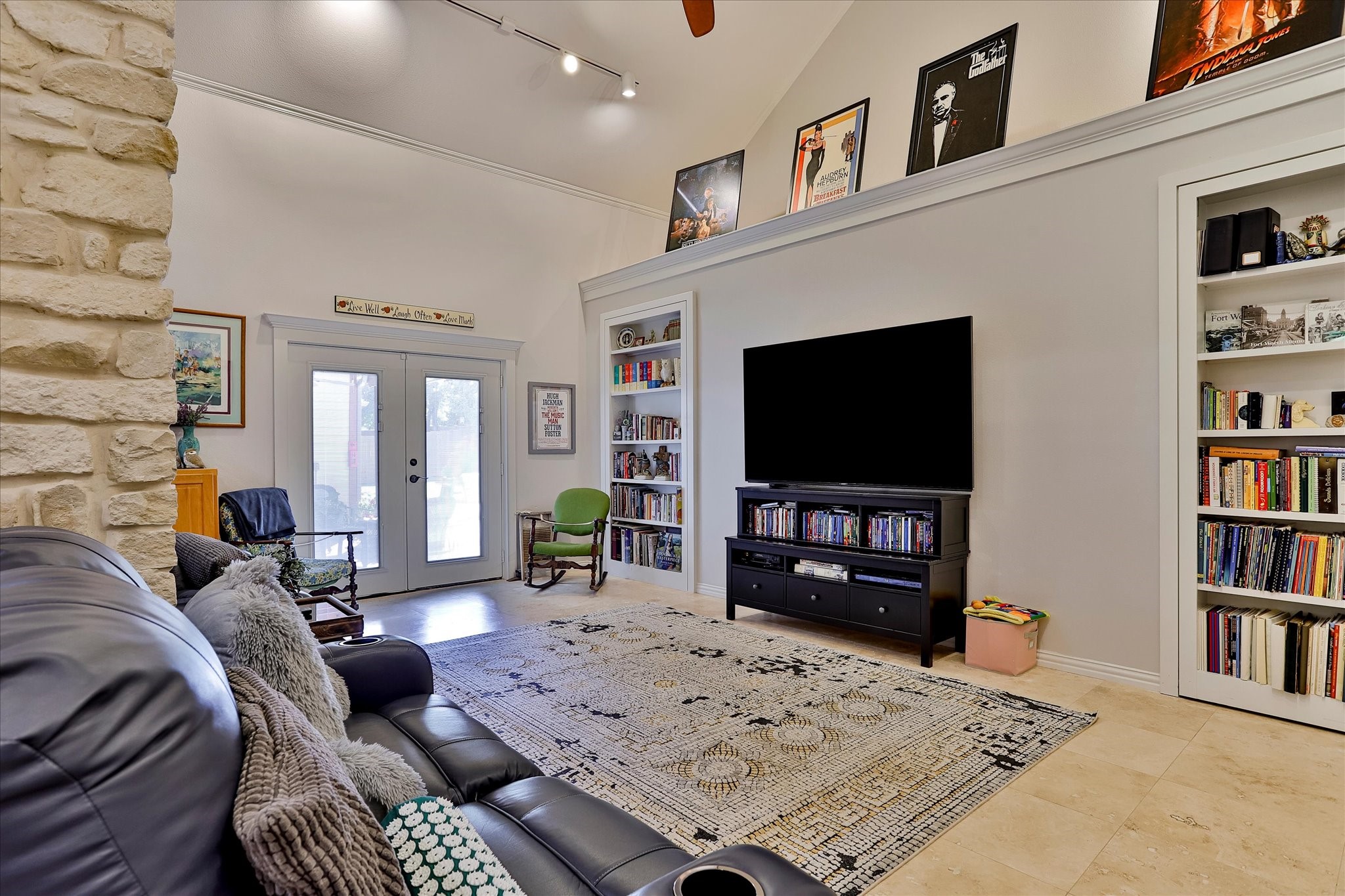 8921 Crest Wood Drive