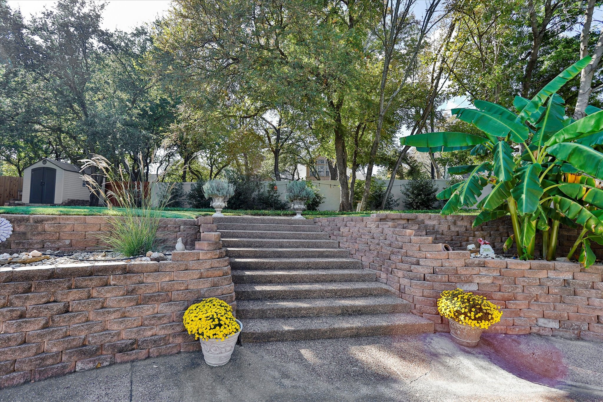 8921 Crest Wood Drive