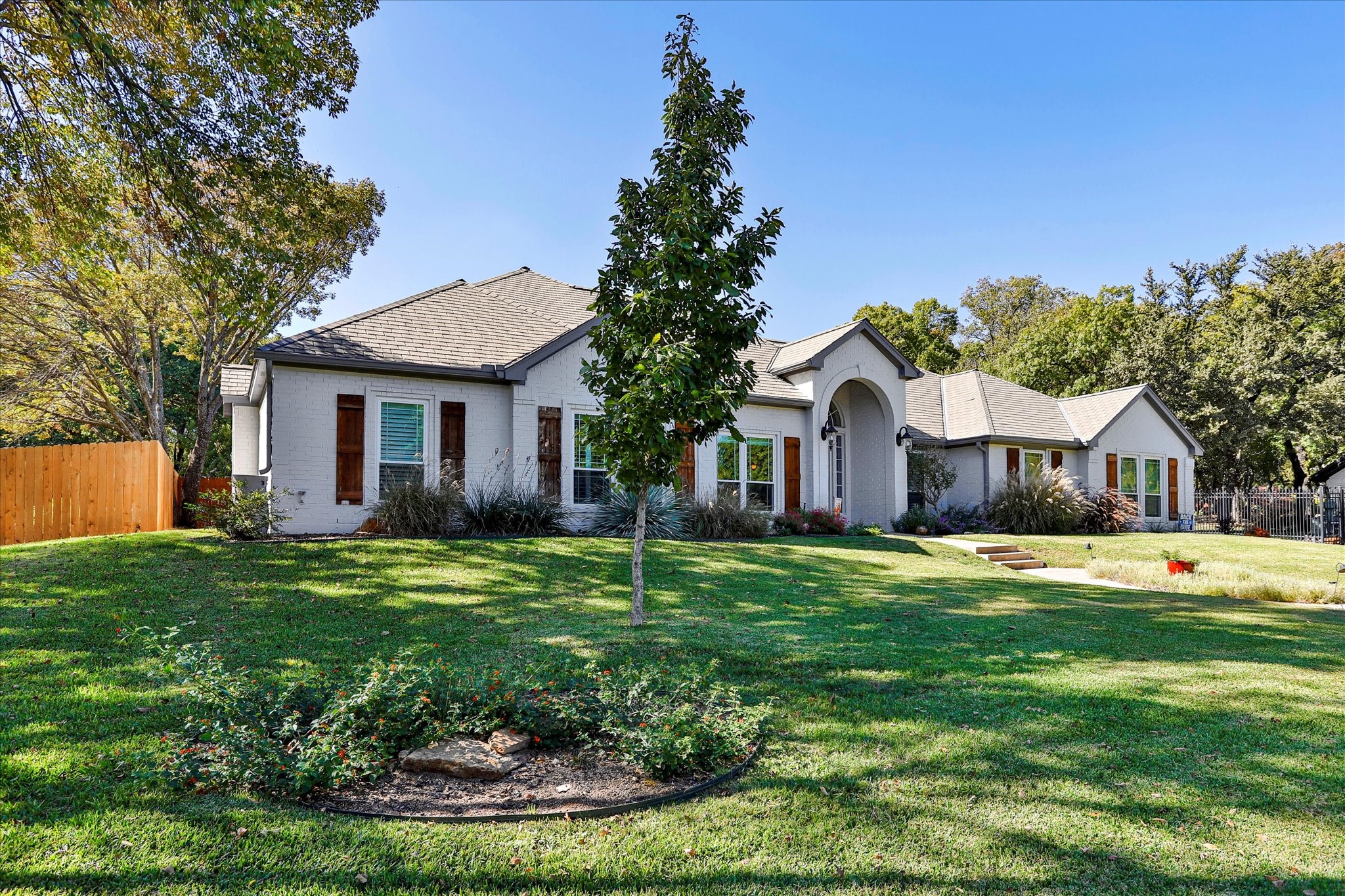 8921 Crest Wood Drive