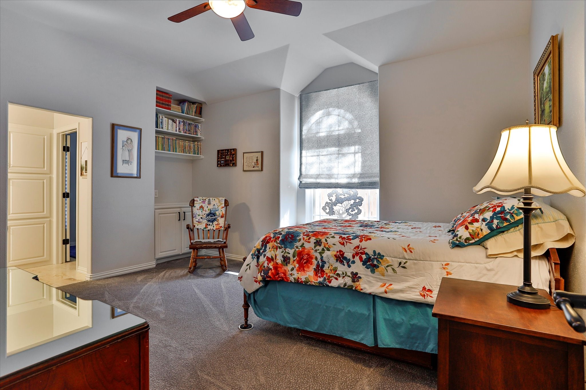 8921 Crest Wood Drive