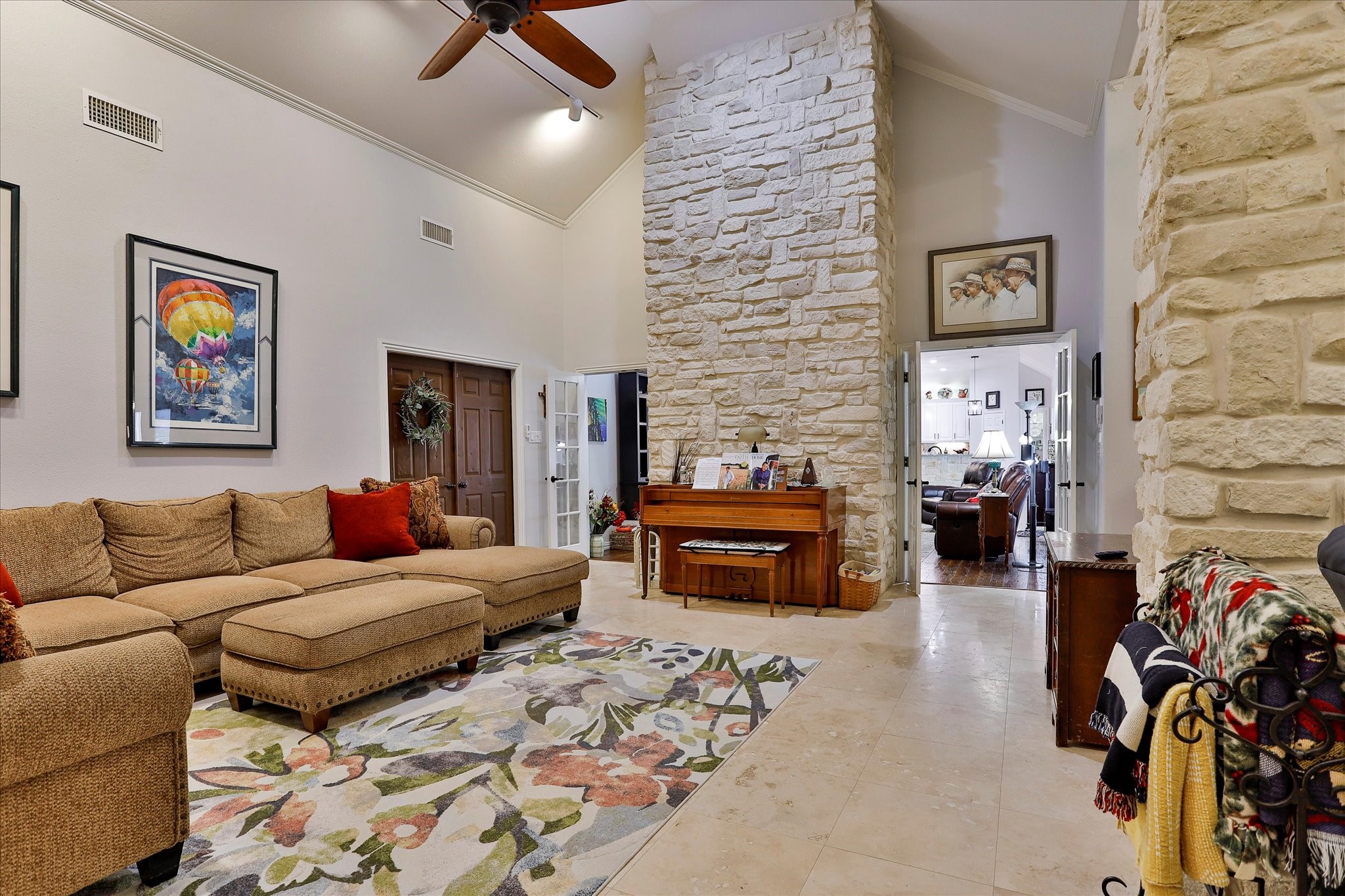 8921 Crest Wood Drive