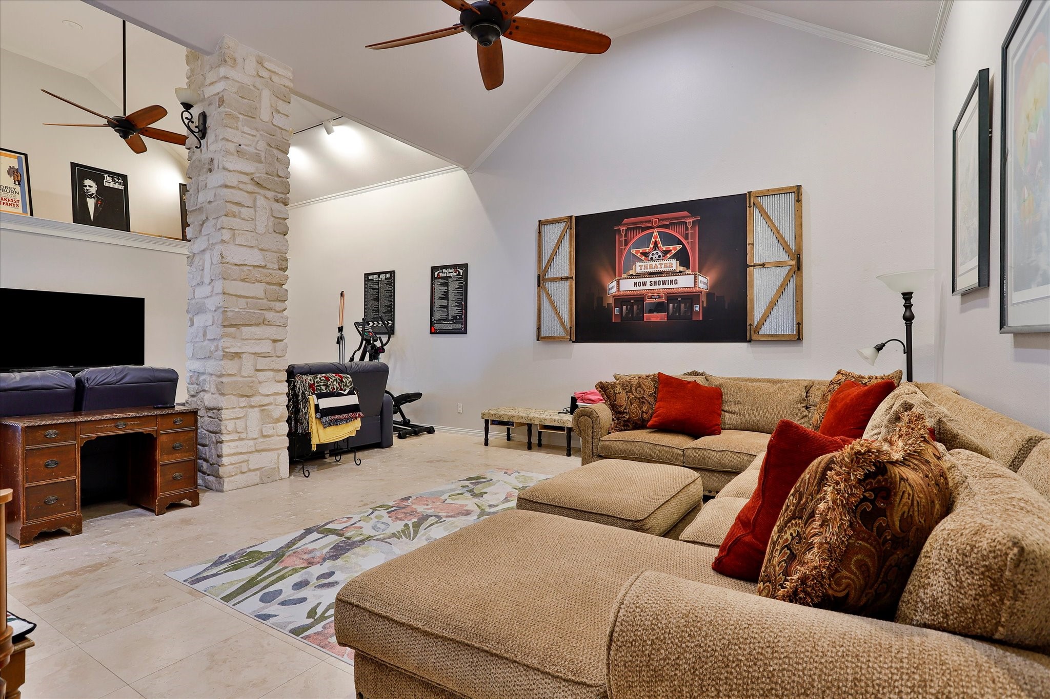 8921 Crest Wood Drive