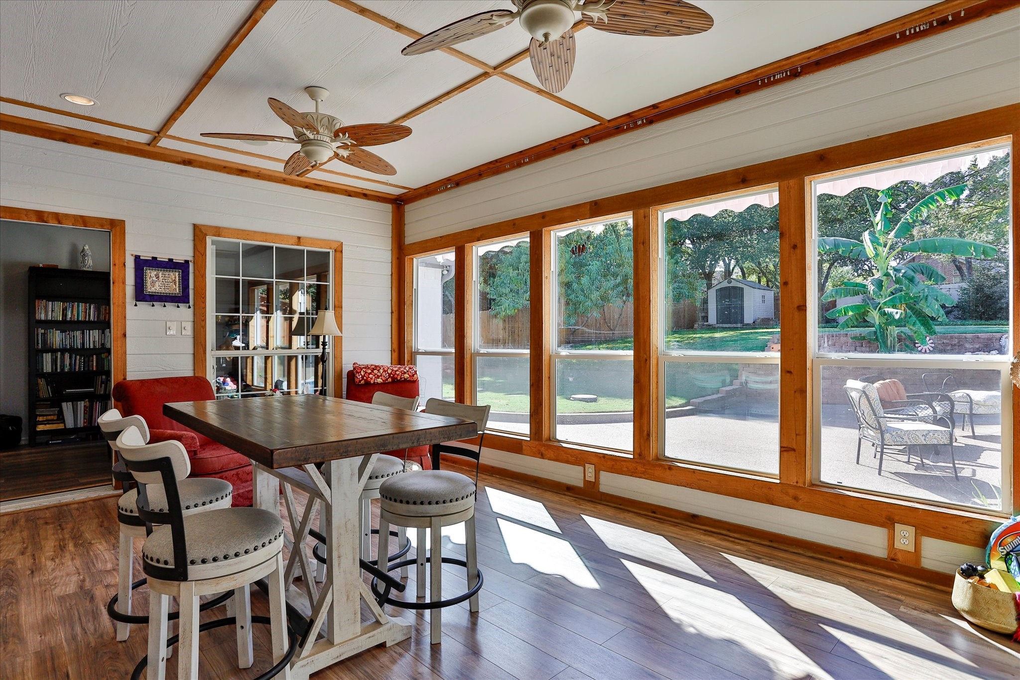 8921 Crest Wood Drive