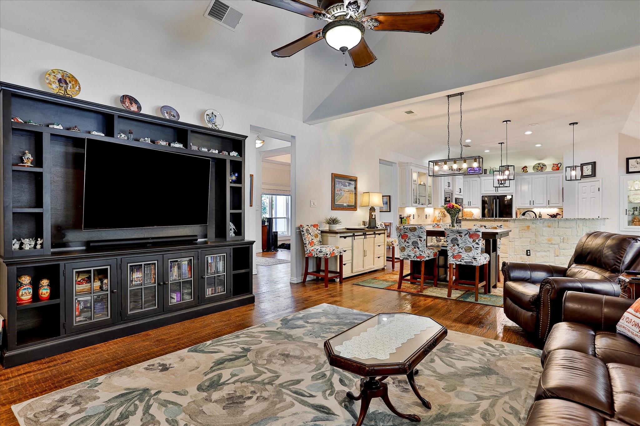 8921 Crest Wood Drive