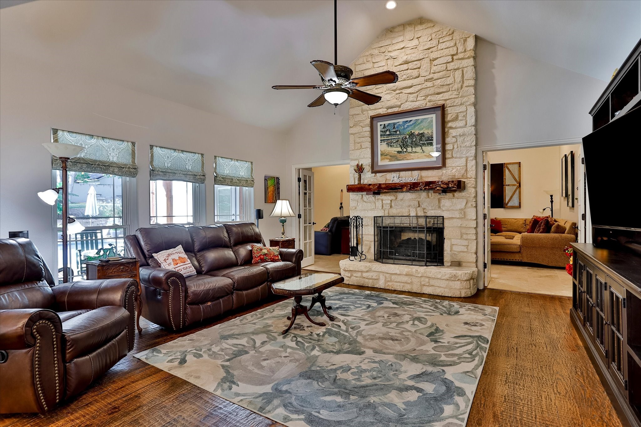 8921 Crest Wood Drive