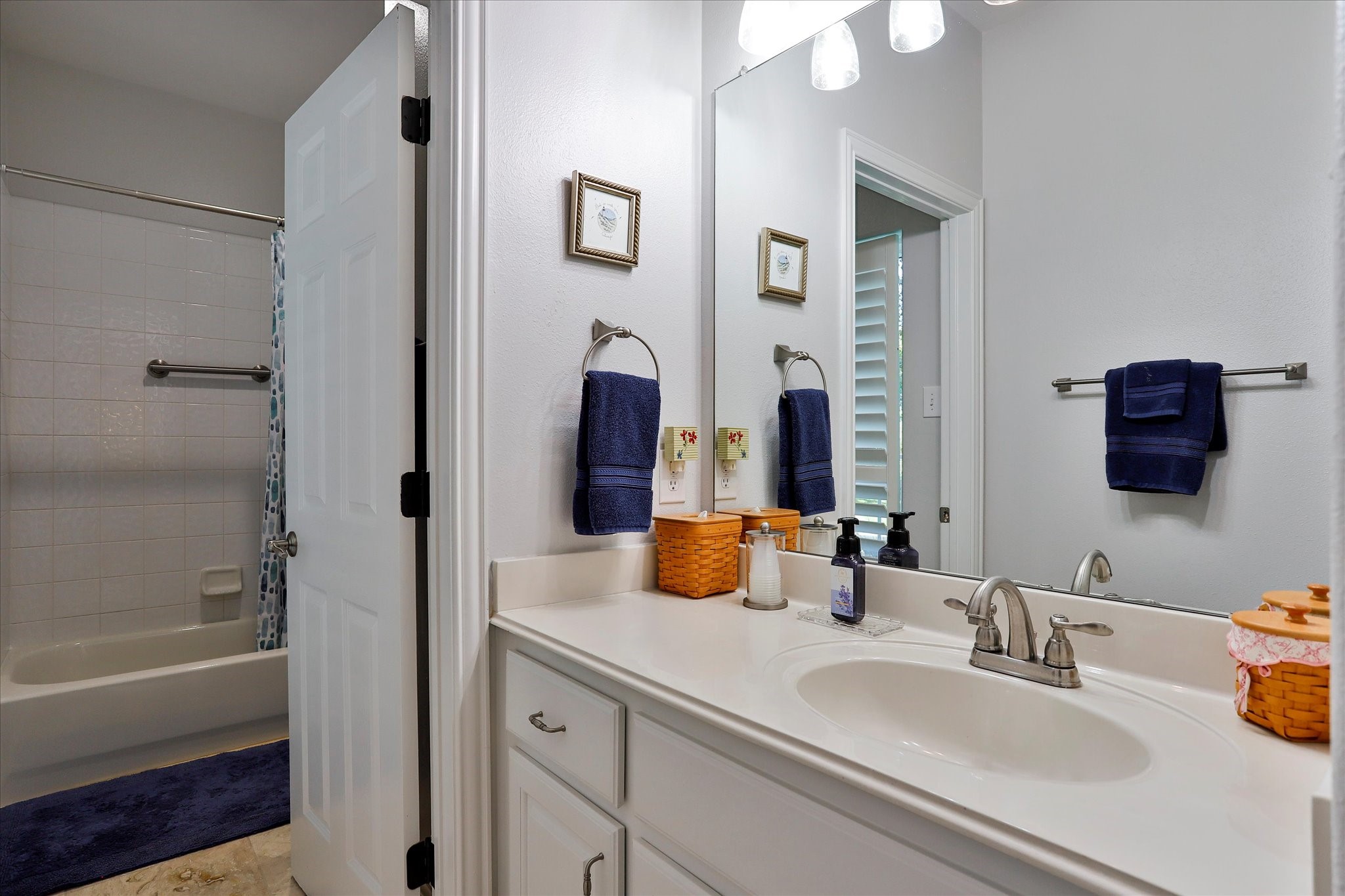 8921 Crest Wood Drive