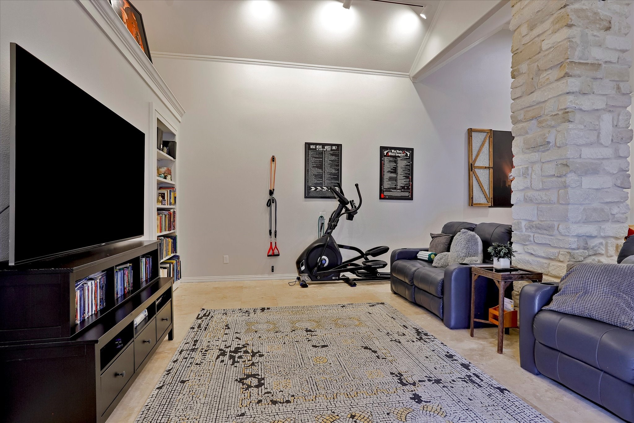 8921 Crest Wood Drive