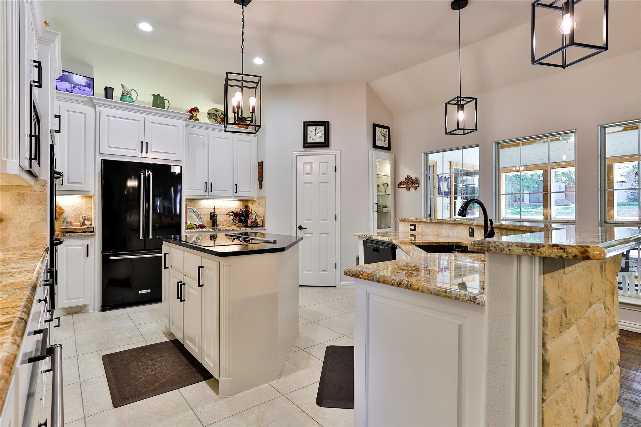 8921 Crest Wood Drive