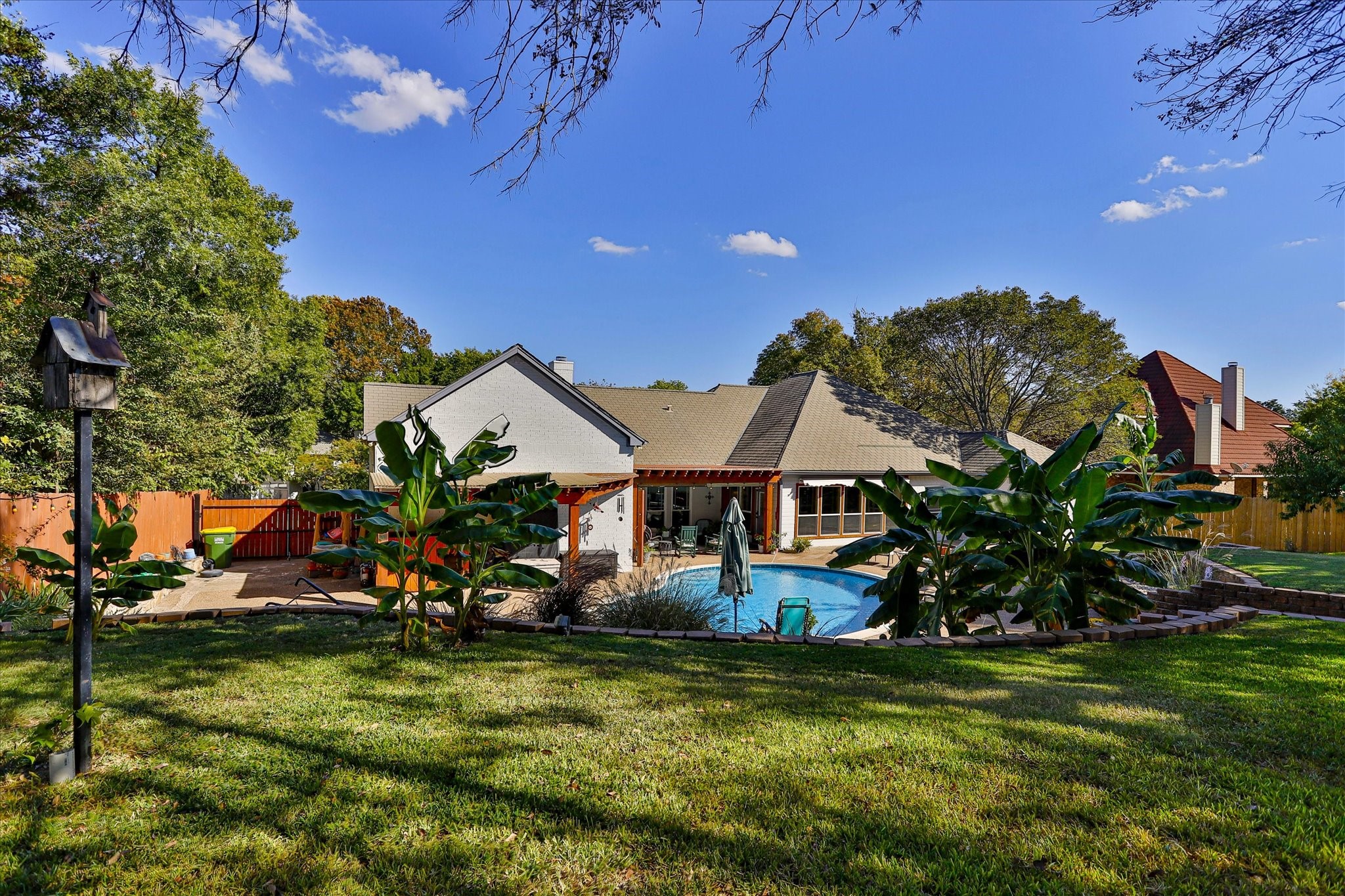 8921 Crest Wood Drive