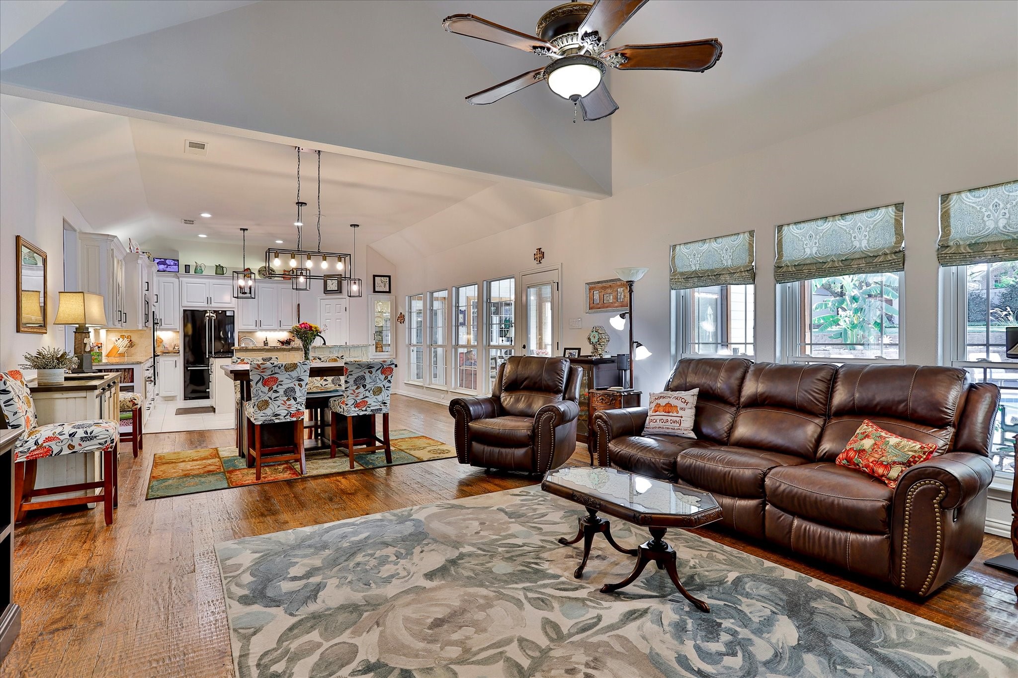 8921 Crest Wood Drive