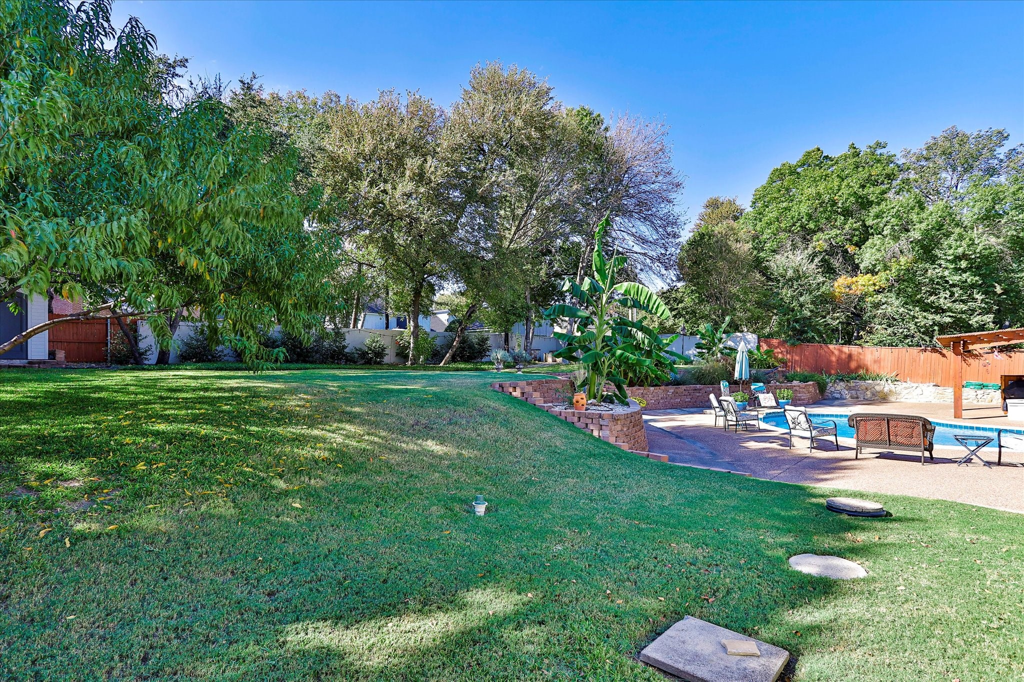 8921 Crest Wood Drive