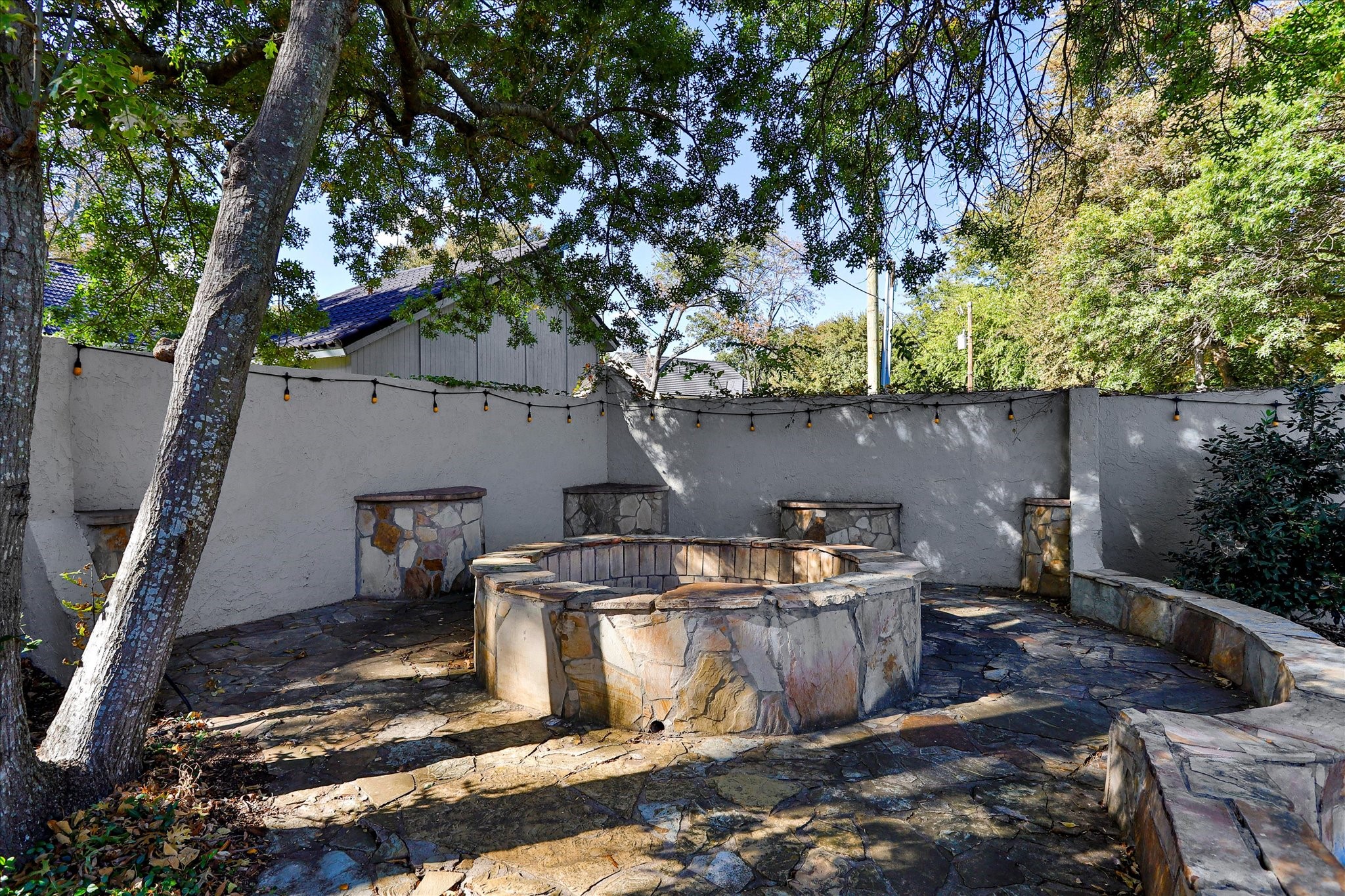 8921 Crest Wood Drive